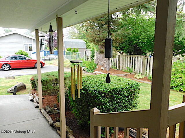 1100 Nw Warrenton Drive Property Photo 6