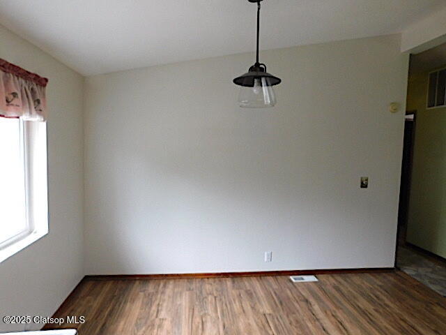 1100 Nw Warrenton Drive Property Photo 14