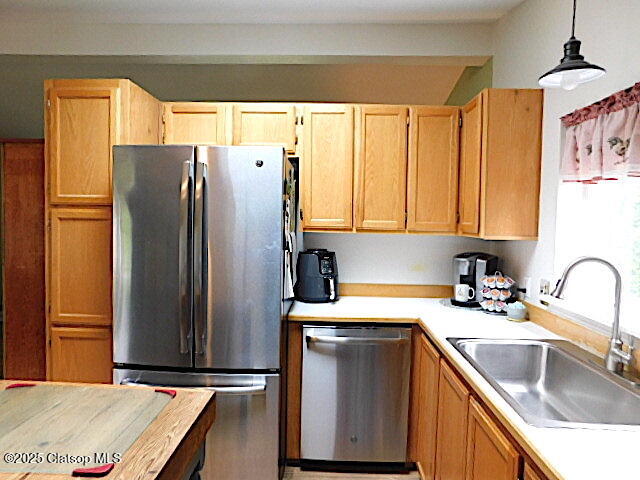 1100 Nw Warrenton Drive Property Photo 17