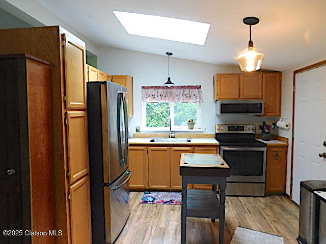 1100 Nw Warrenton Drive Property Photo 18