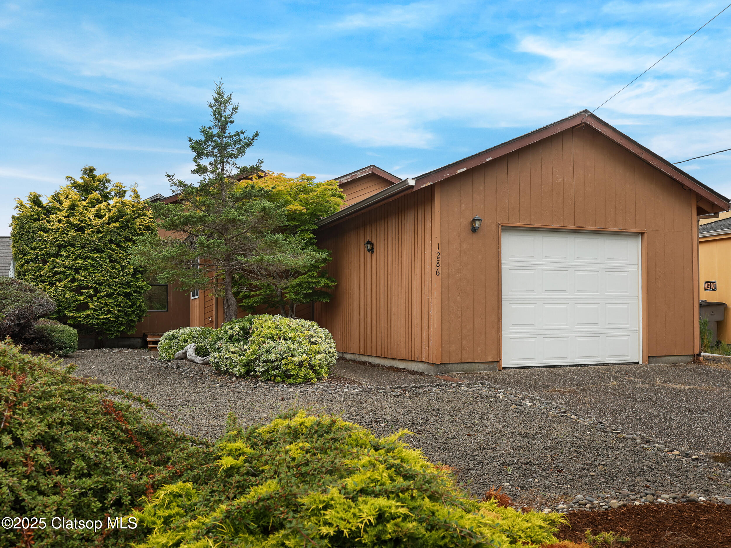 1286 Avenue B Property Photo 1