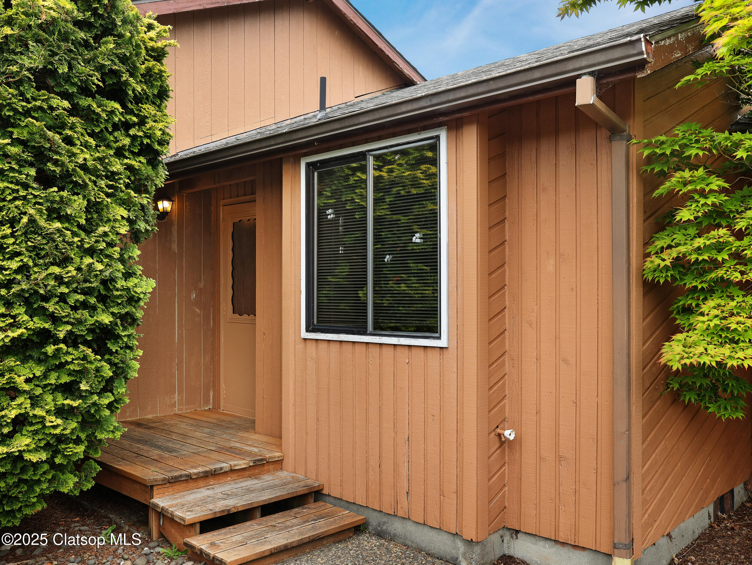 1286 Avenue B Property Photo 2