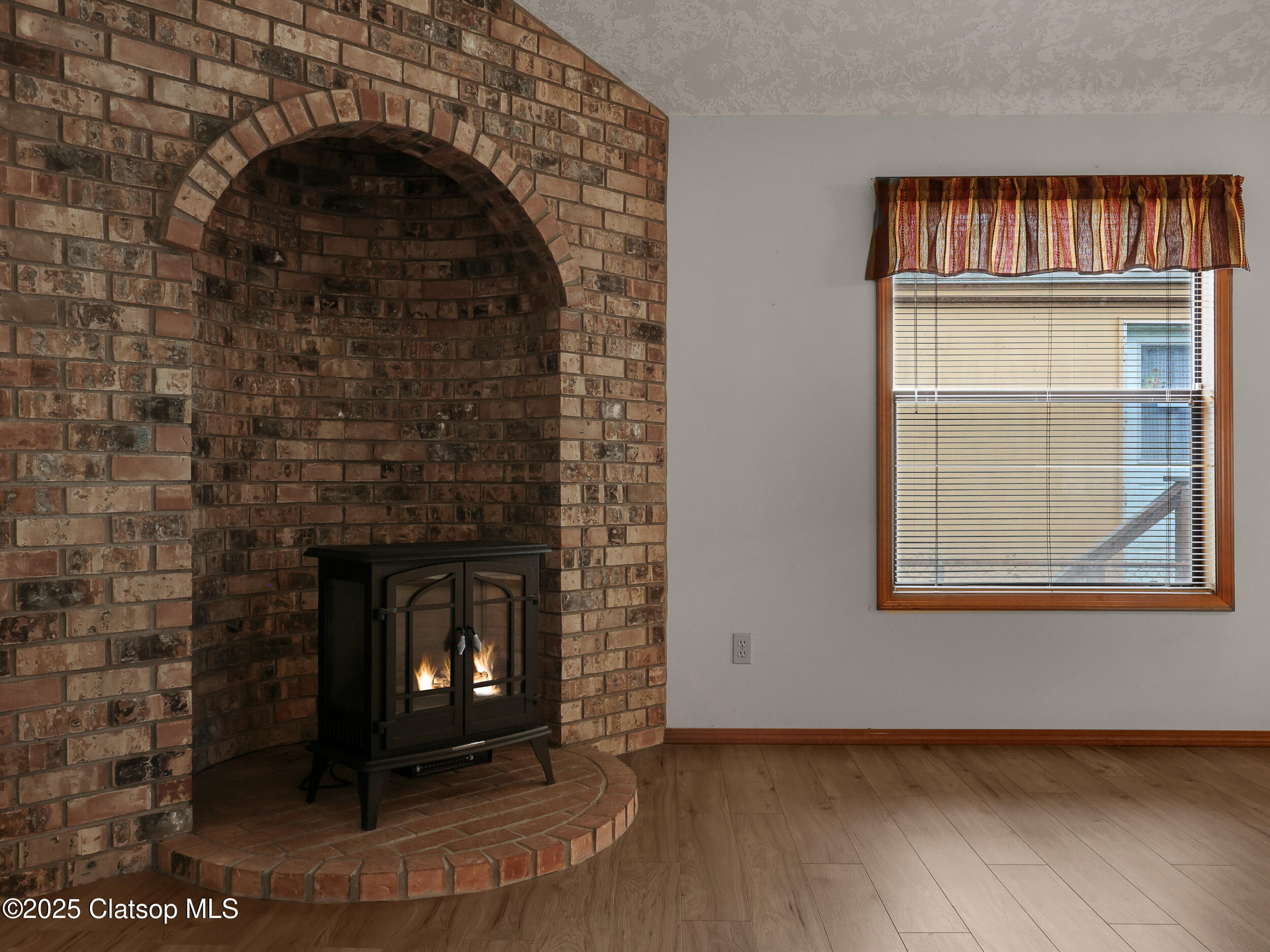 1286 Avenue B Property Photo 4