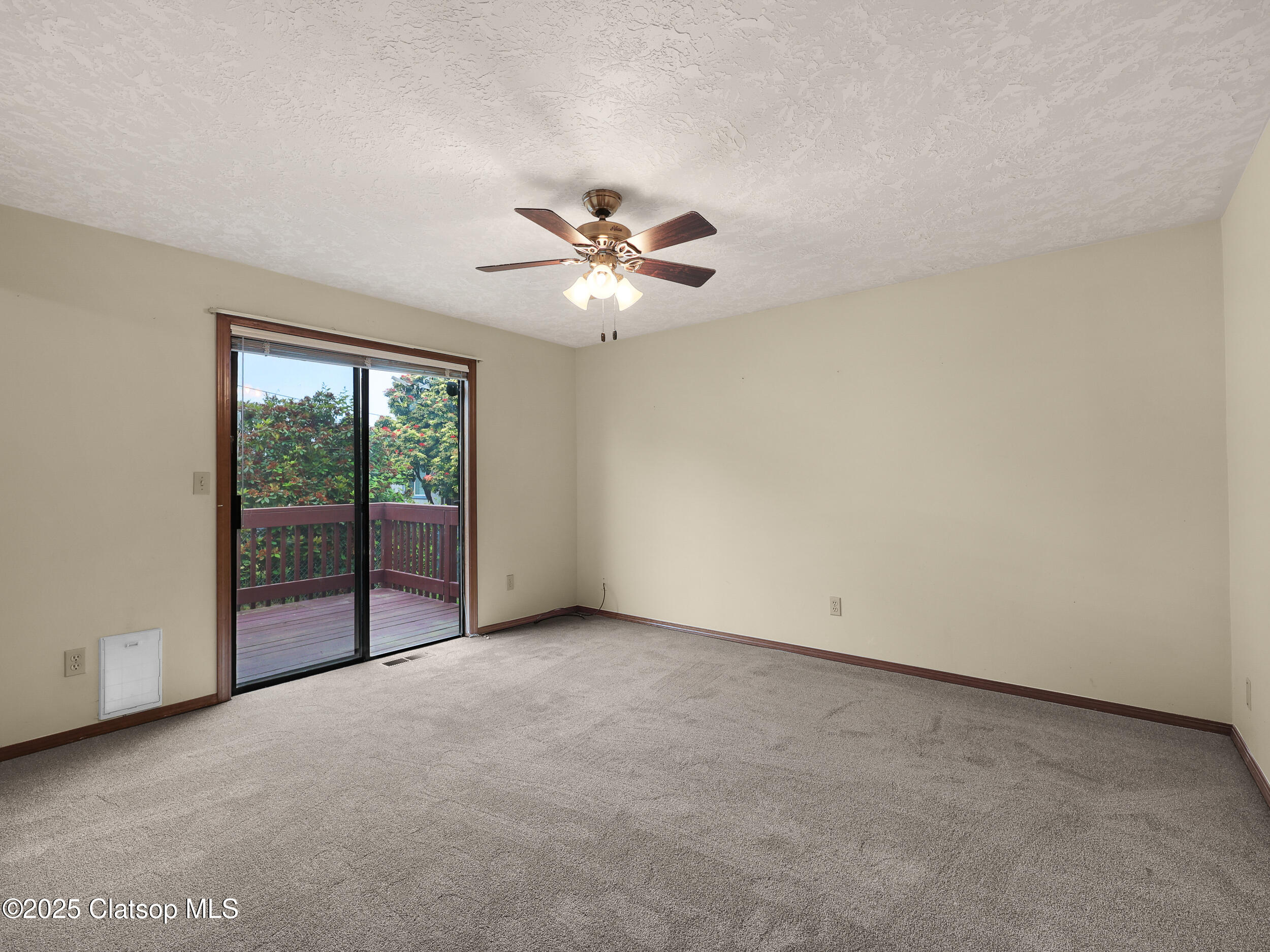 1286 Avenue B Property Photo 12