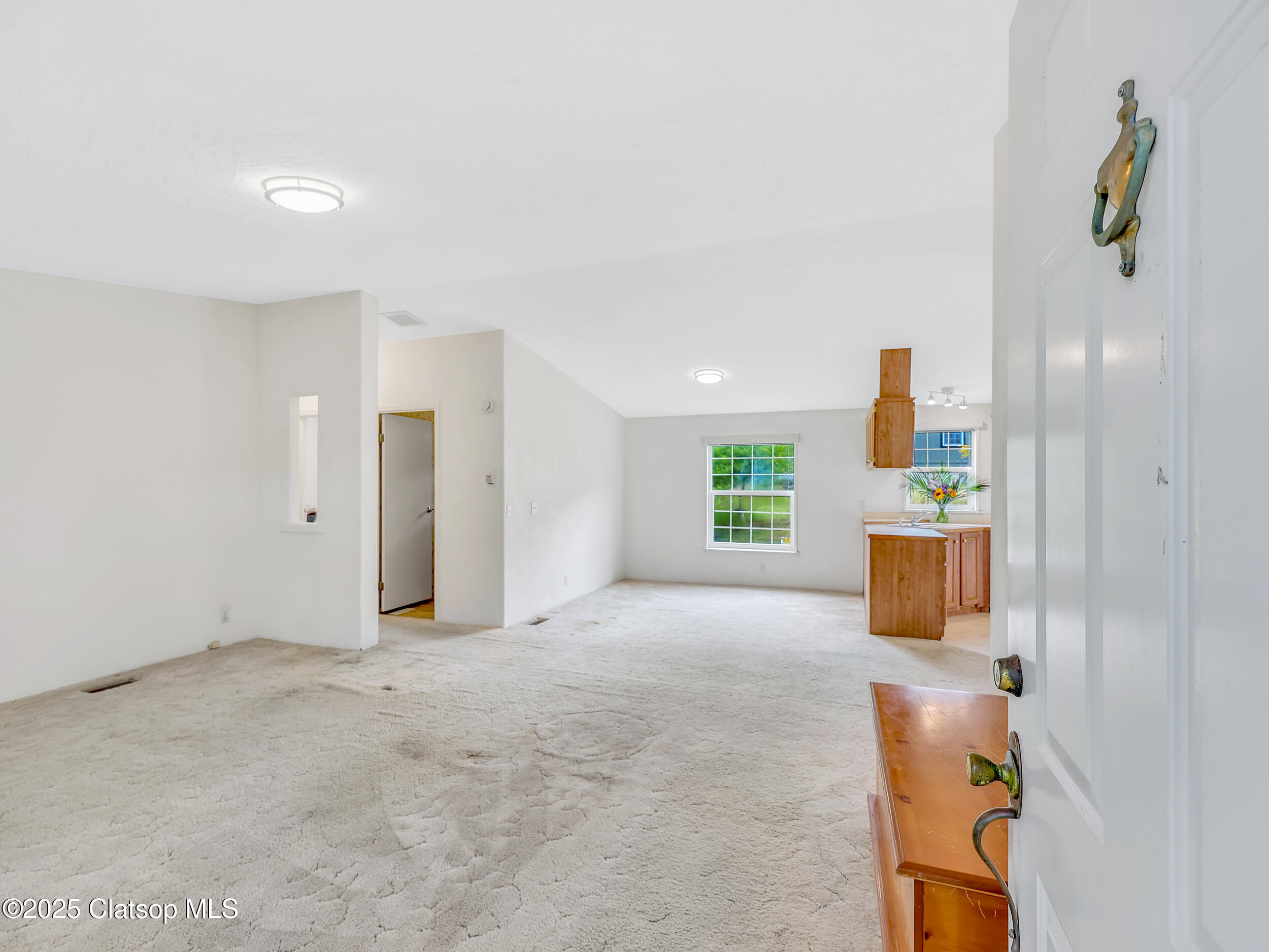 375 Forest Court Property Photo 4