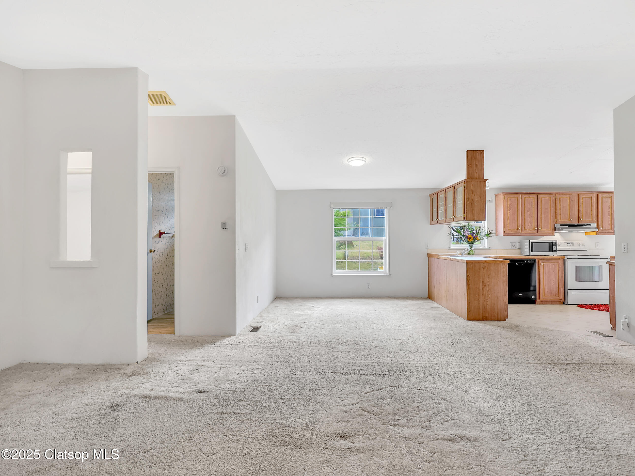 375 Forest Court Property Photo 6