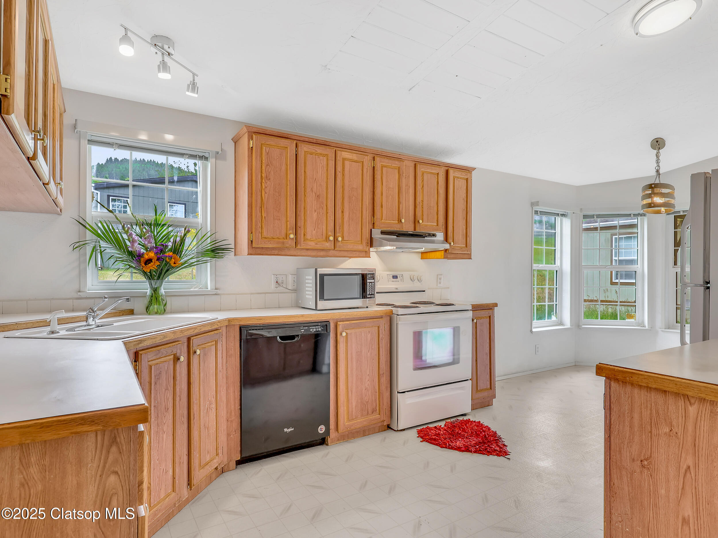 375 Forest Court Property Photo 12