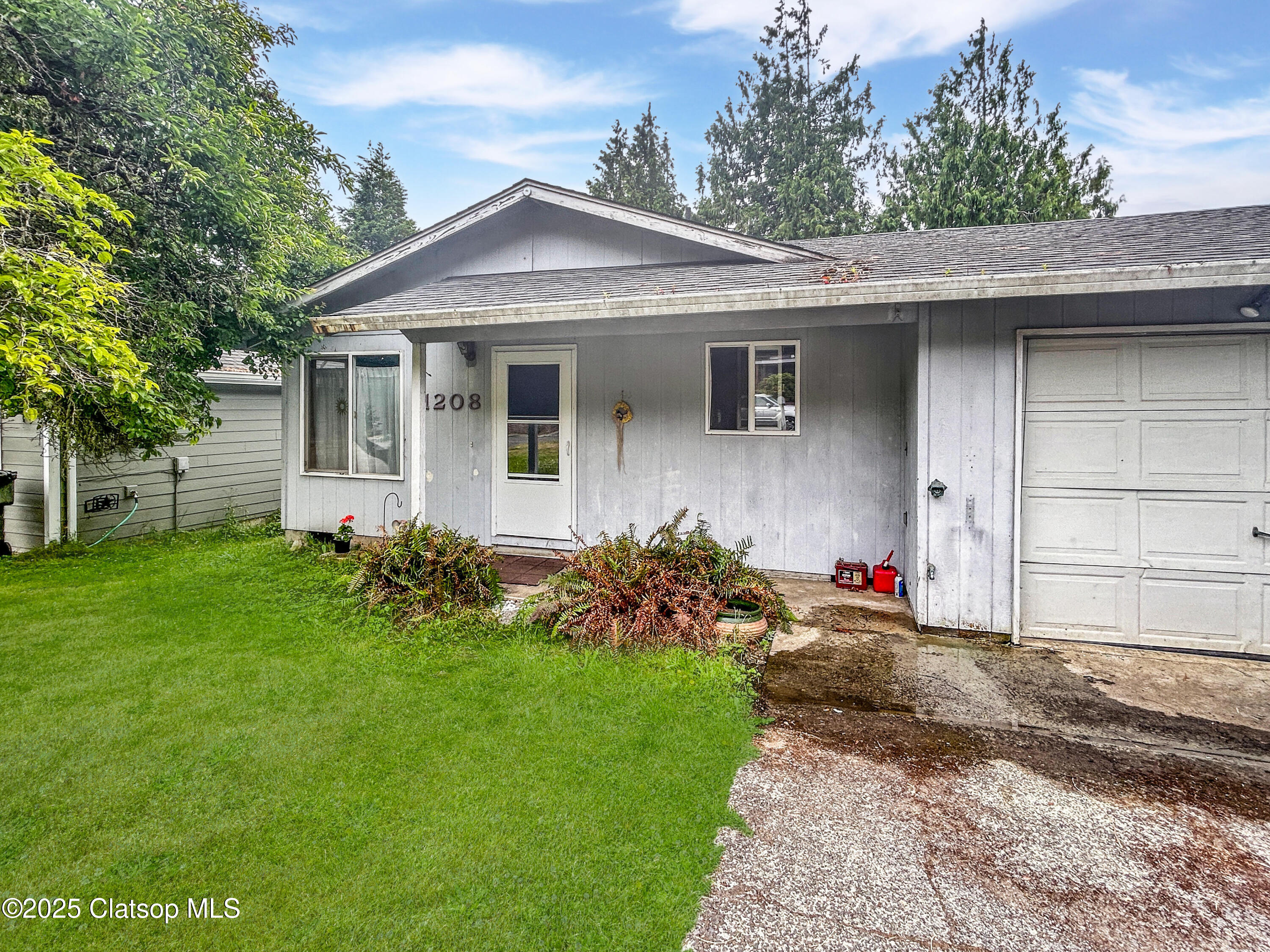 1208 Alameda Avenue Property Photo 2