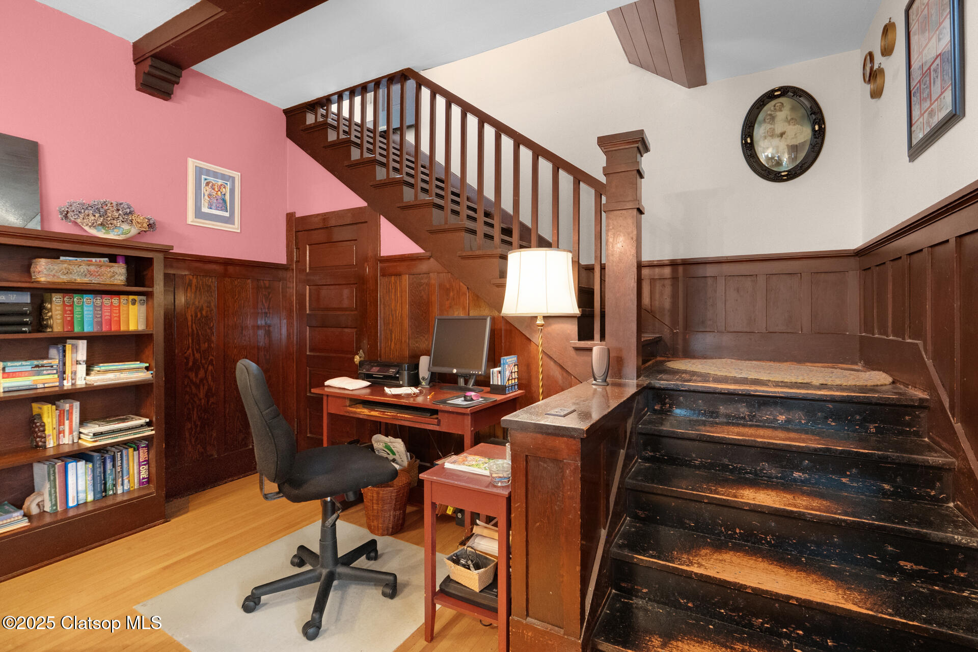 1528 Irving Avenue Property Photo 17