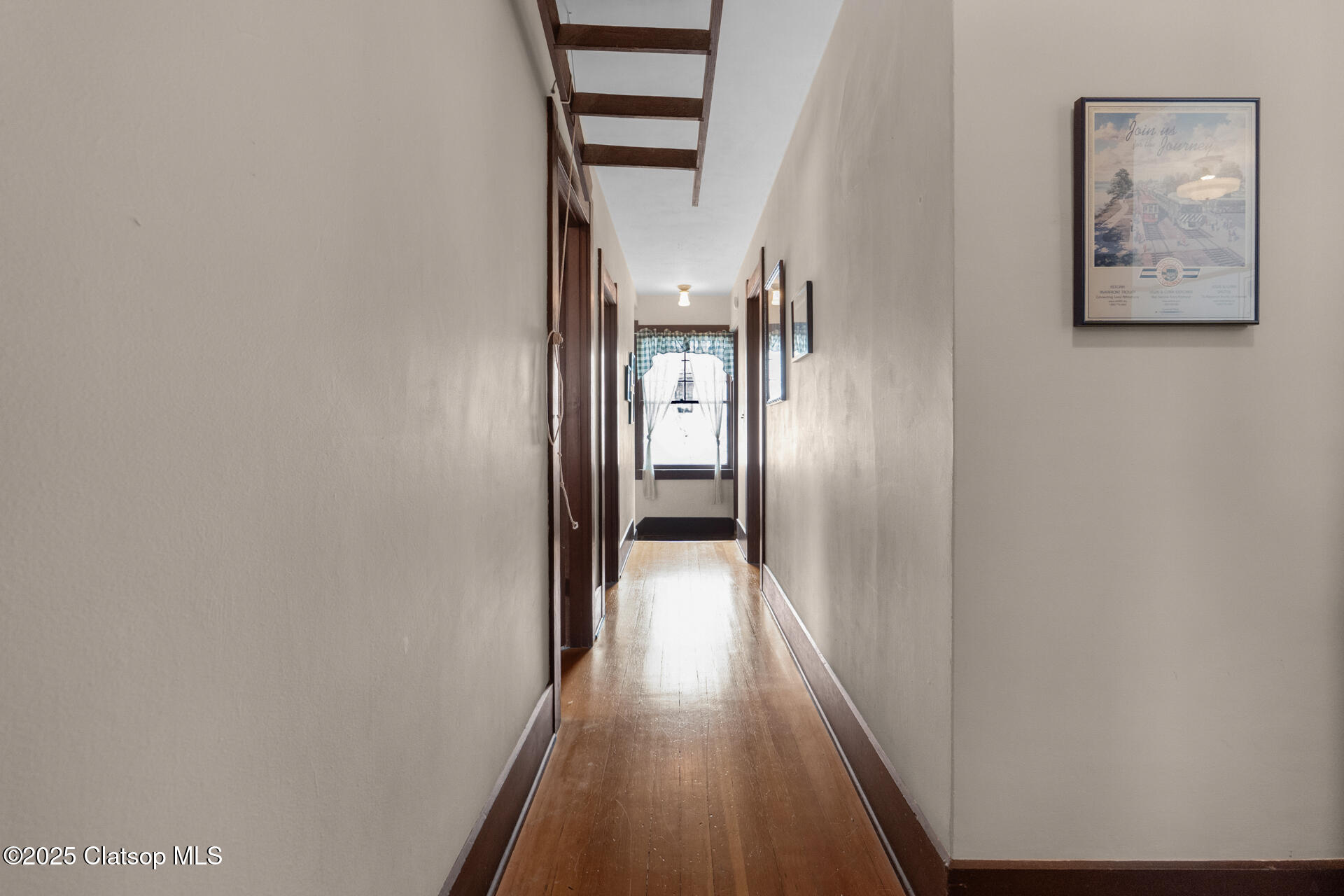 1528 Irving Avenue Property Photo 18