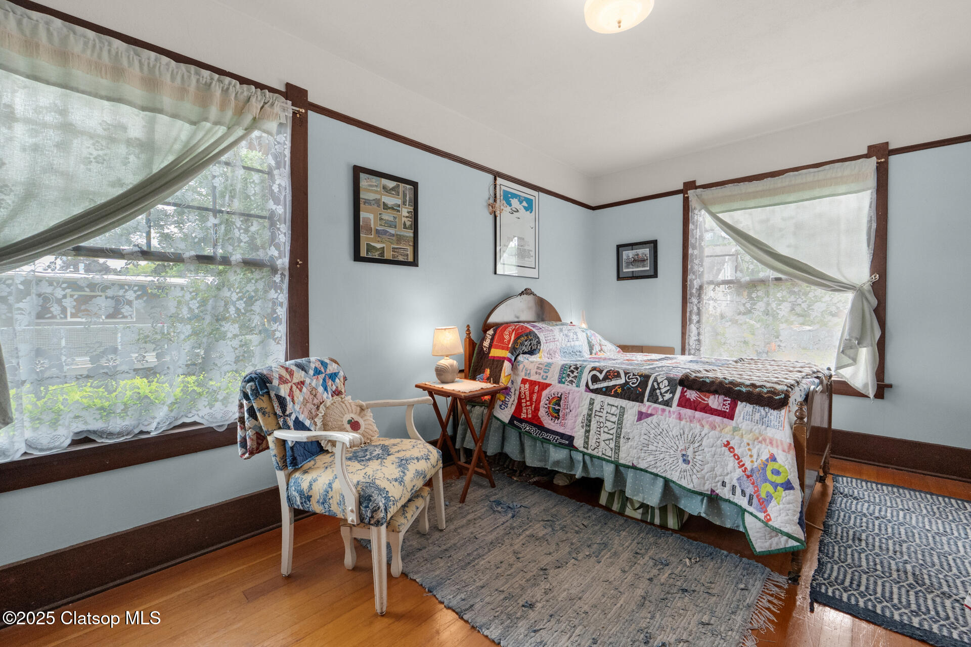 1528 Irving Avenue Property Photo 20