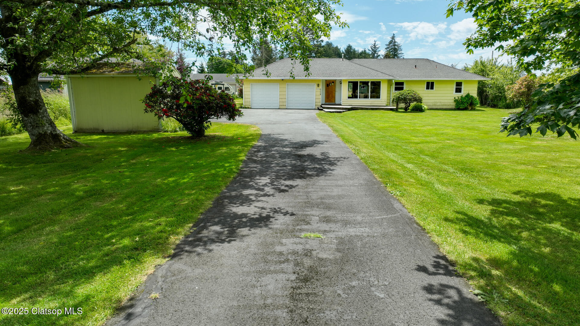 1070 E Harbor Drive Property Photo 1