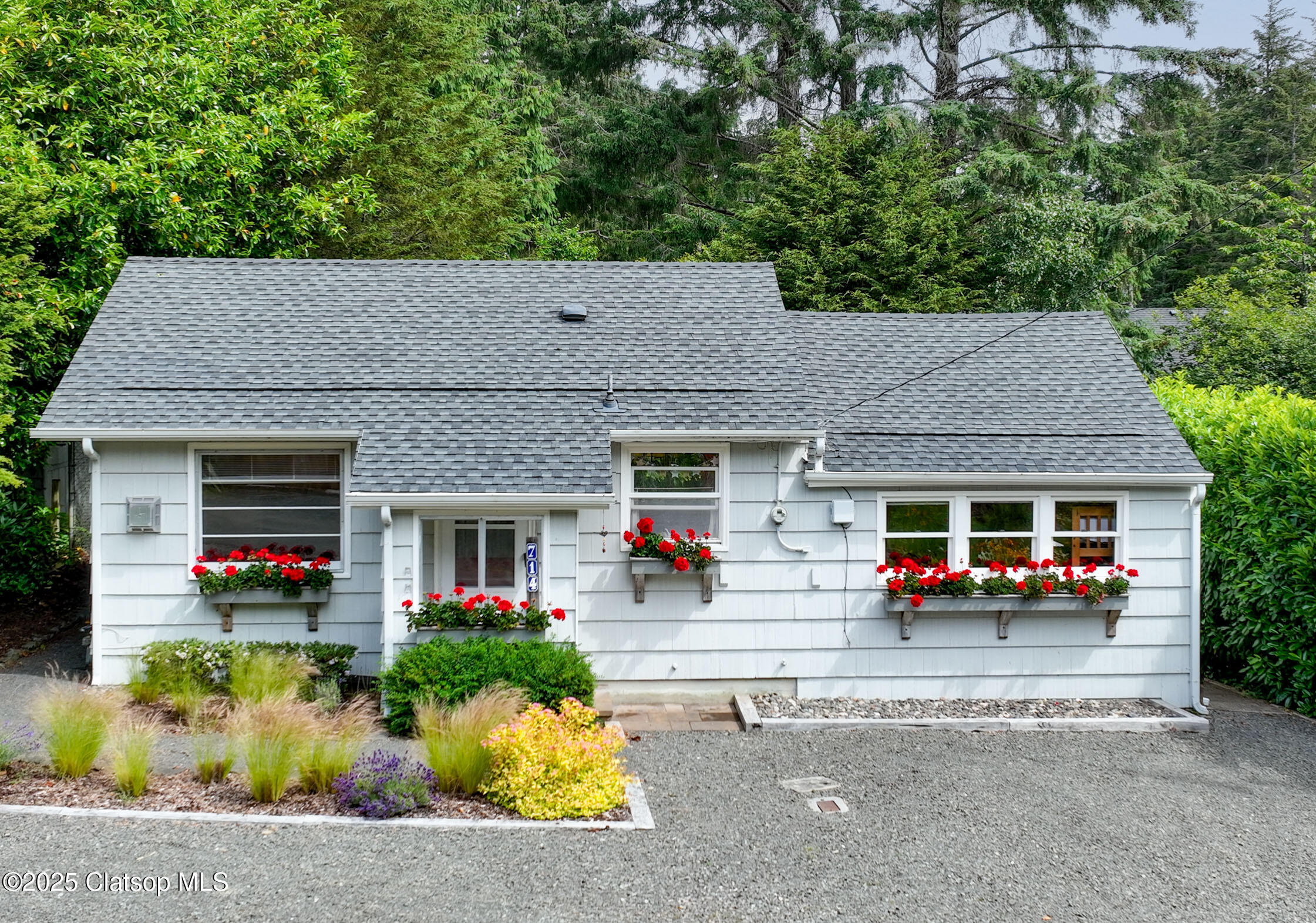 714 7th Street Property Photo 1