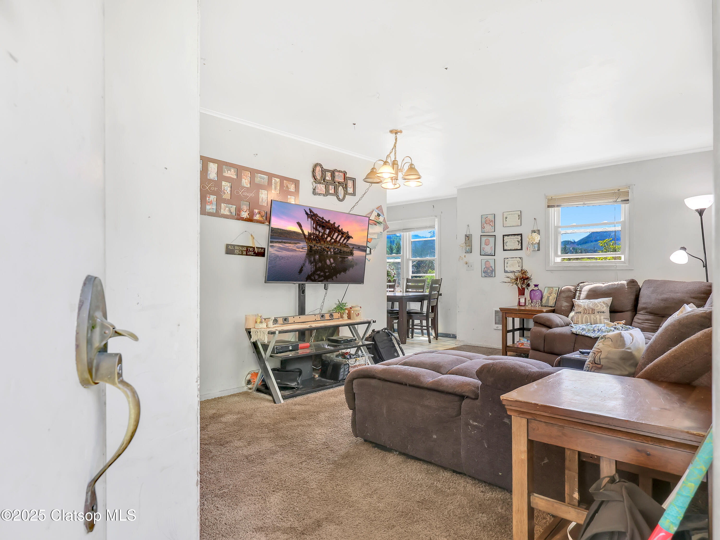 43018 Hillcrest Loop Property Photo 3