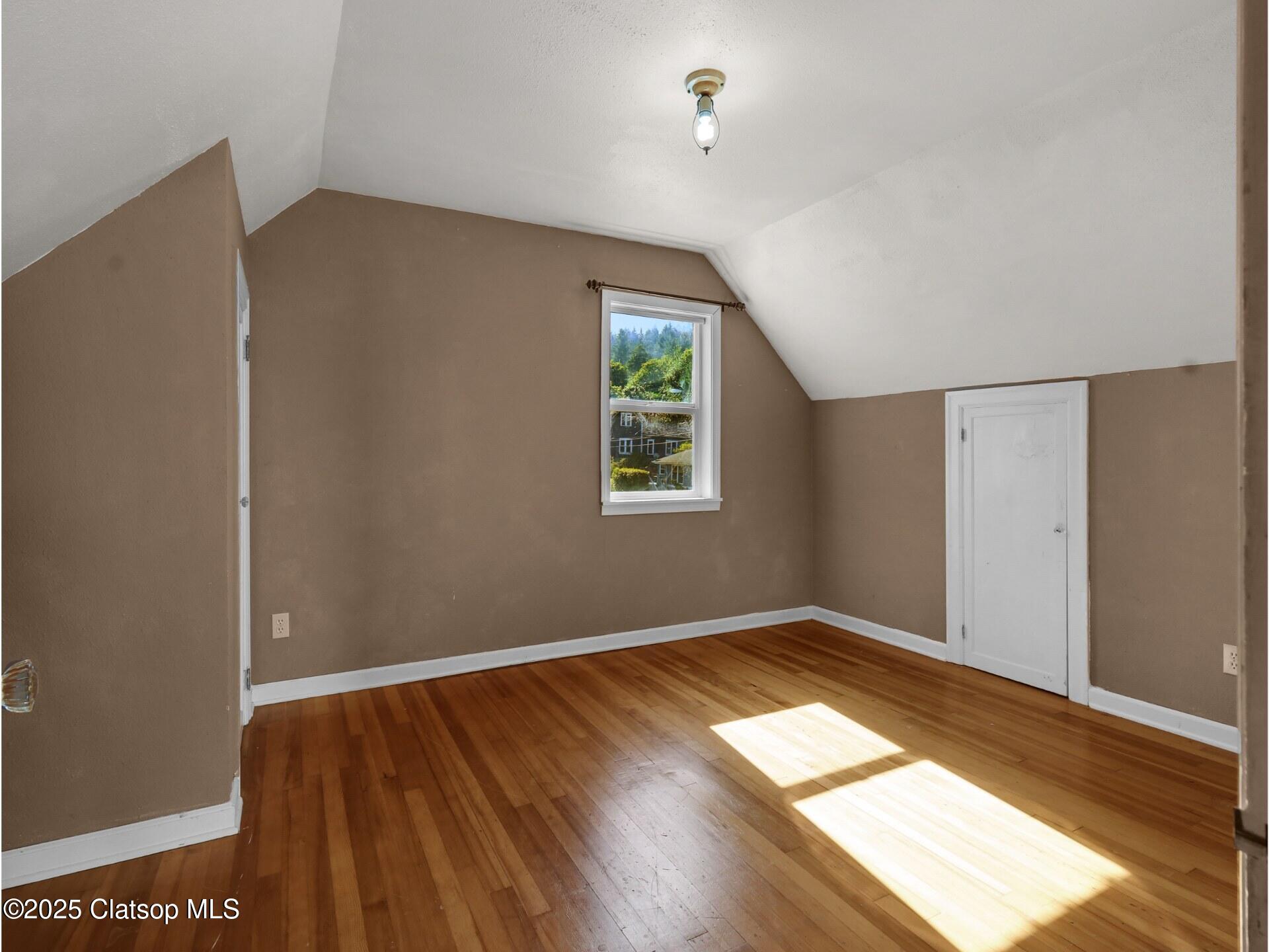3168 Harrison Avenue Property Photo 20