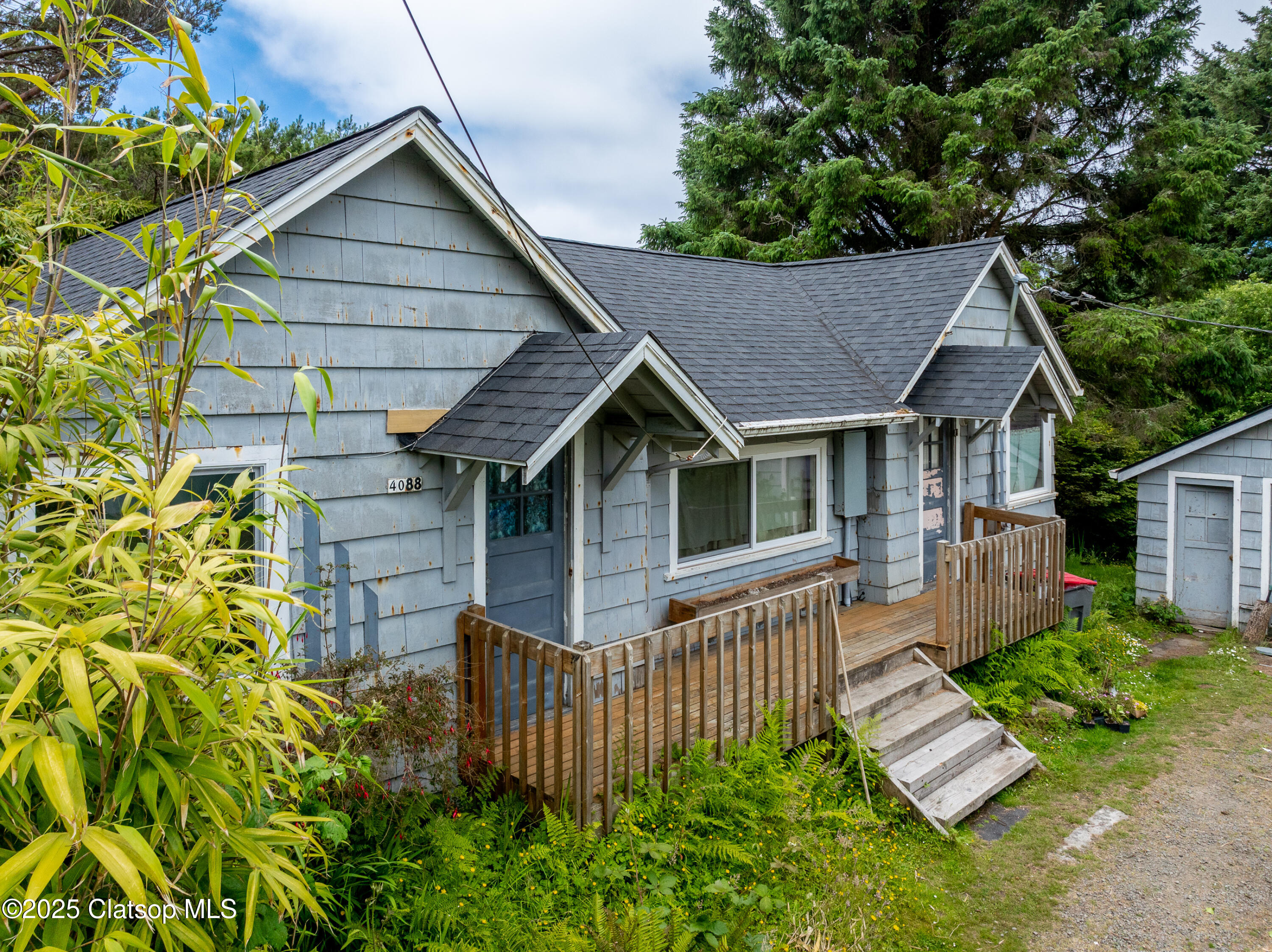 4088 S Hemlock Street Property Photo 1