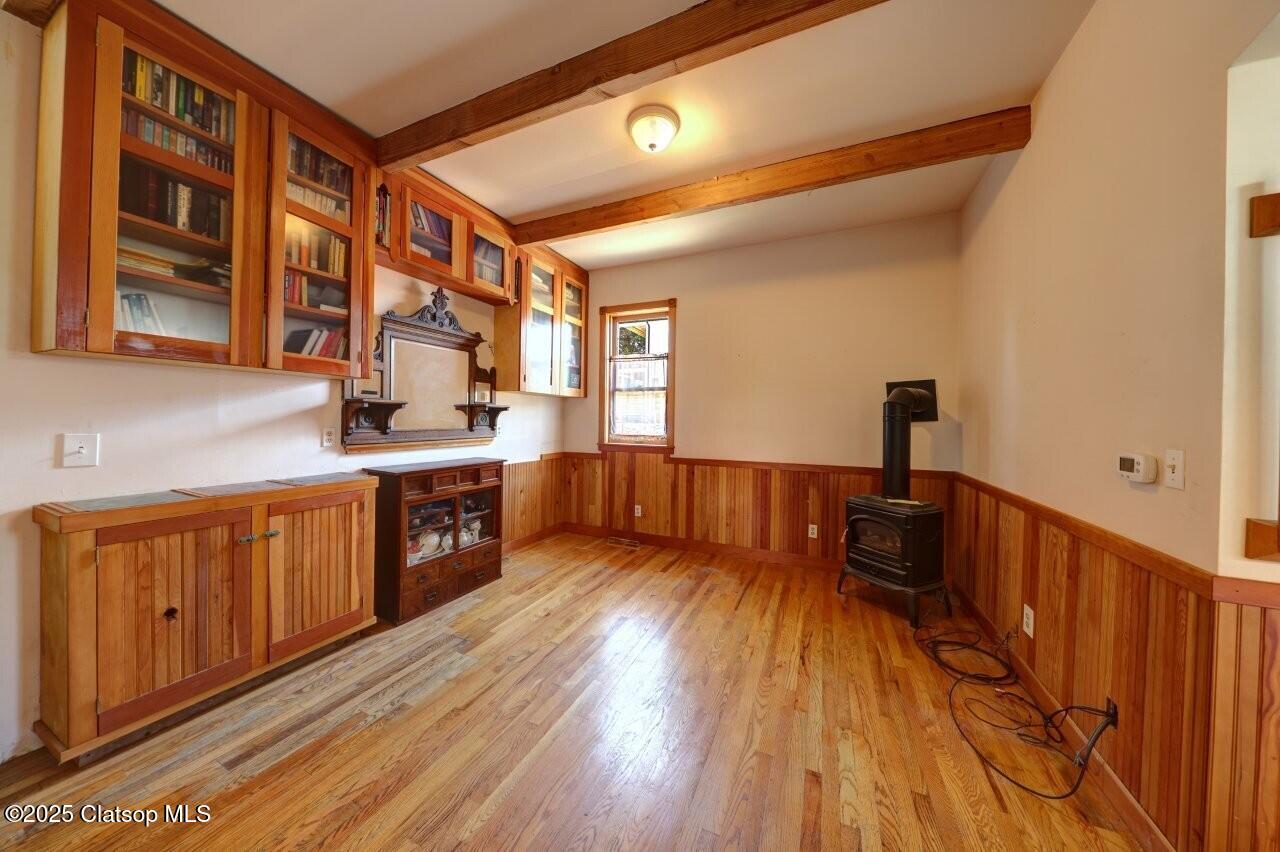 123 W 1st Street Property Photo 17