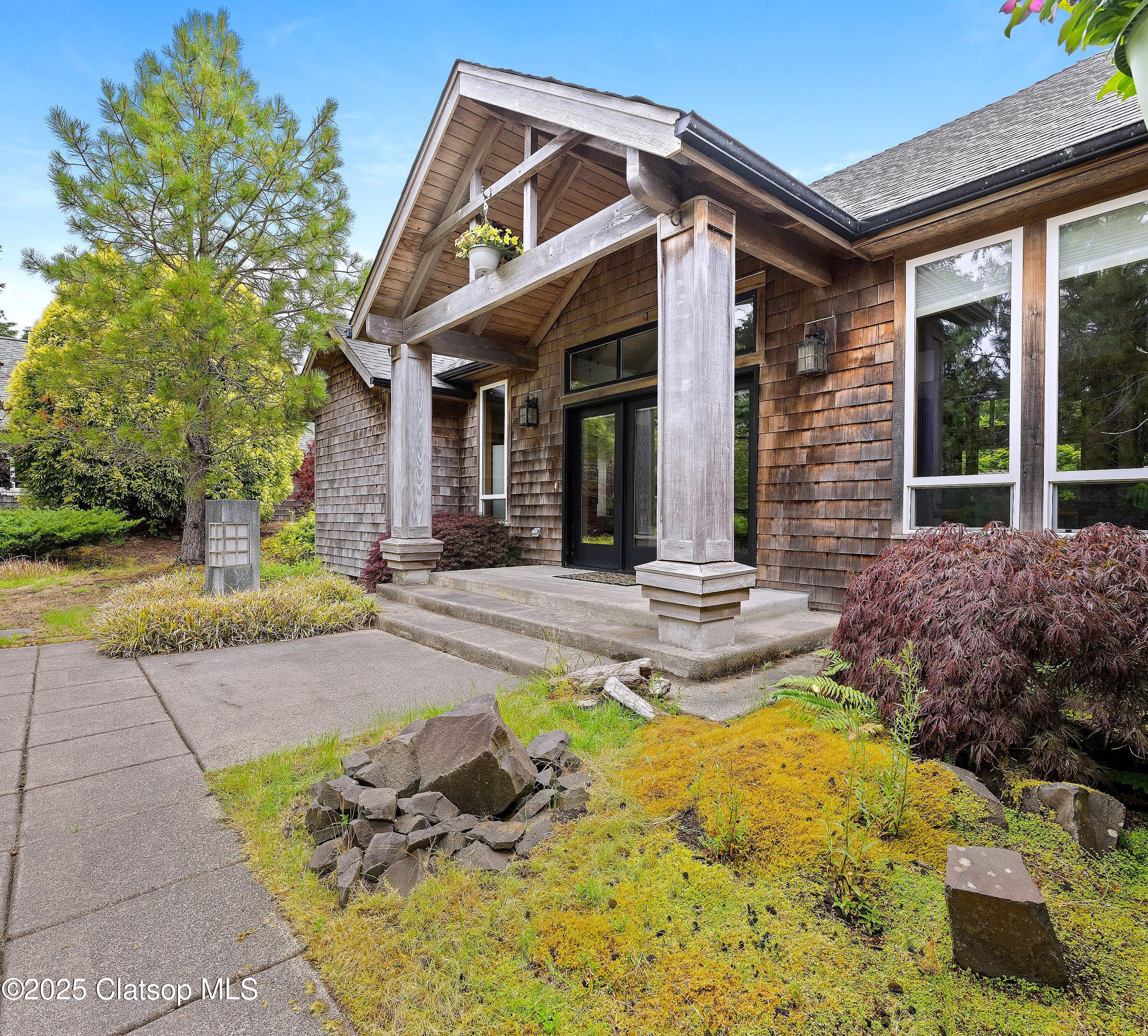 2499 Pine Ridge Drive Property Photo 1