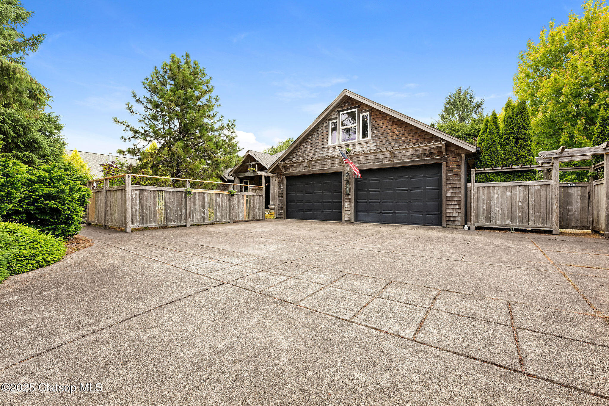2499 Pine Ridge Drive Property Photo 4