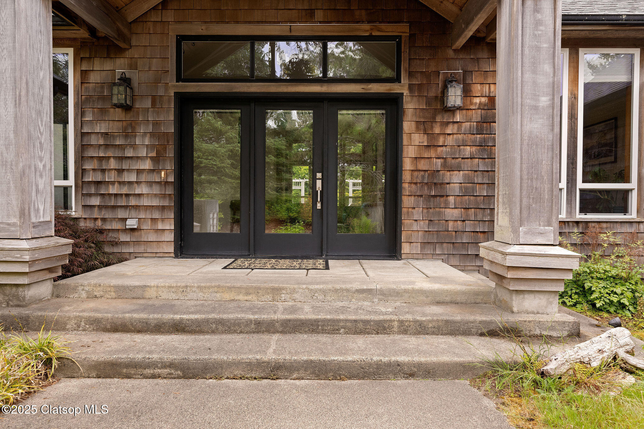2499 Pine Ridge Drive Property Photo 5