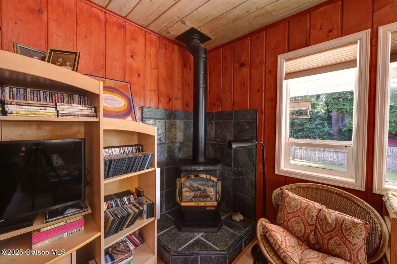 296 E Jackson Street Property Photo 8