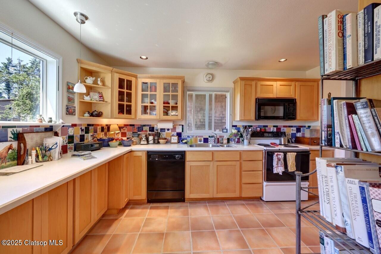 296 E Jackson Street Property Photo 11