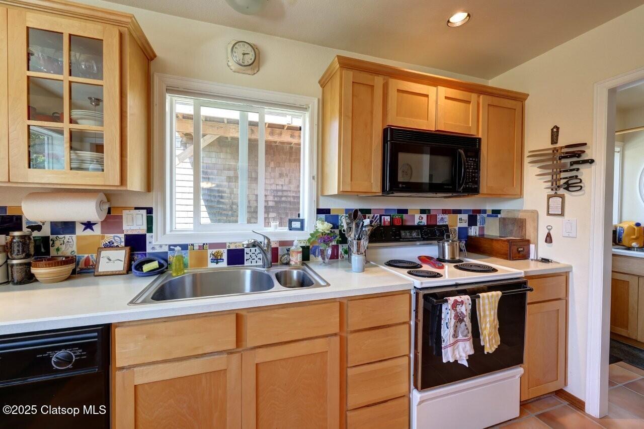 296 E Jackson Street Property Photo 15