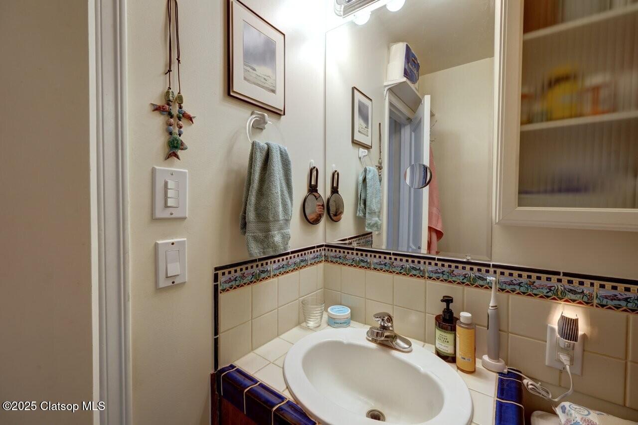 296 E Jackson Street Property Photo 21
