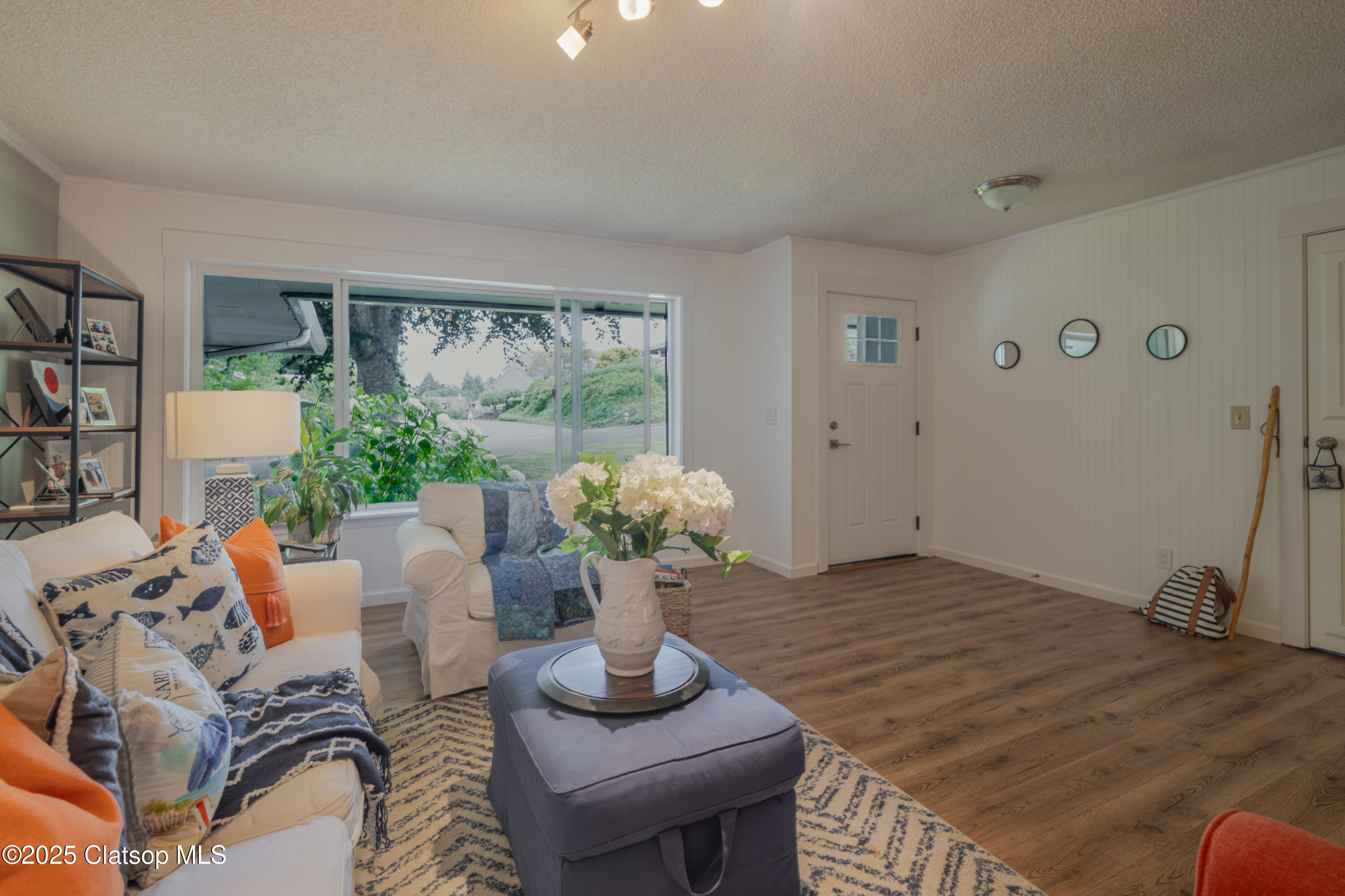 2087 Fernwood Street Property Photo 10