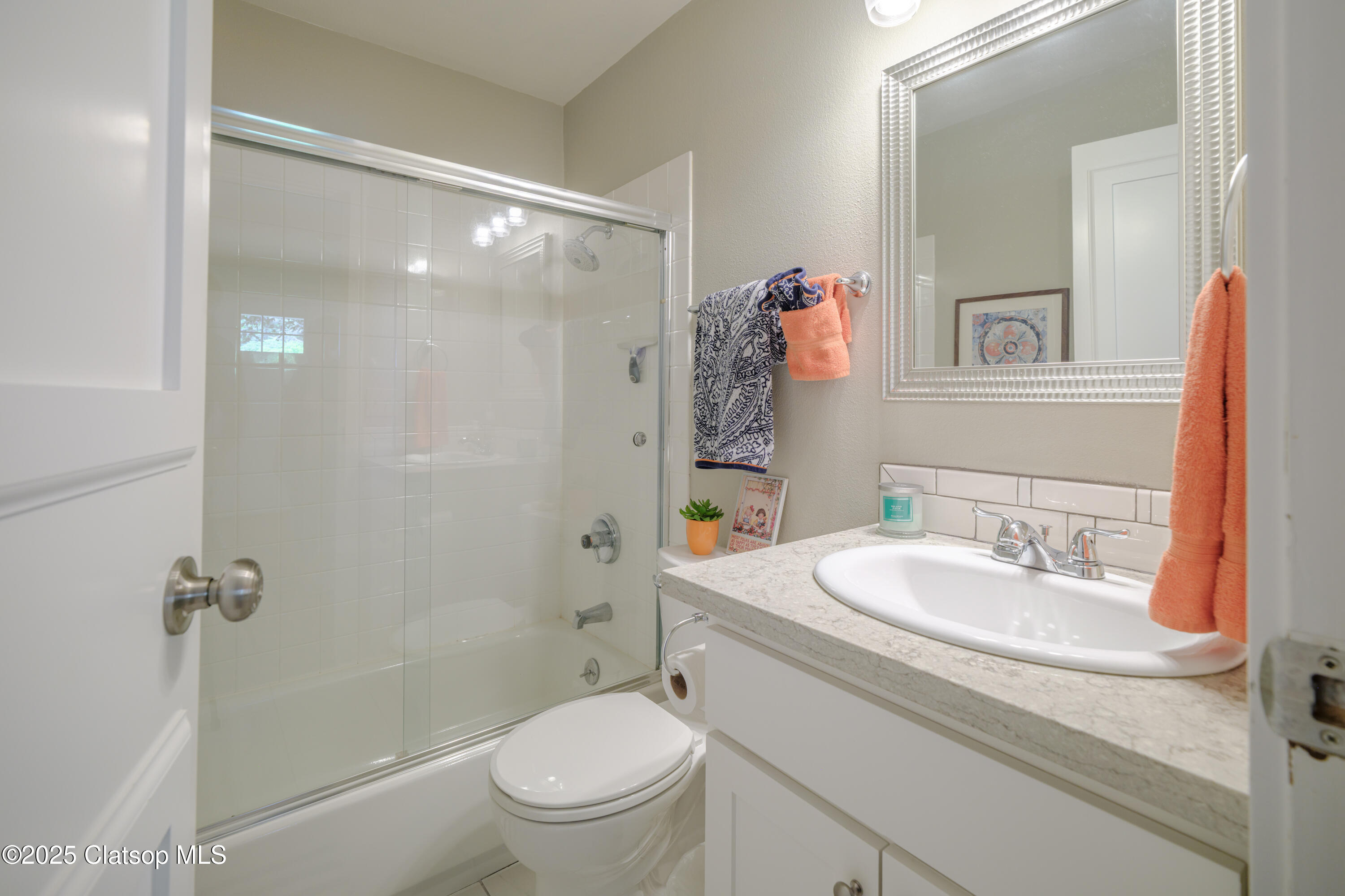 2087 Fernwood Street Property Photo 11