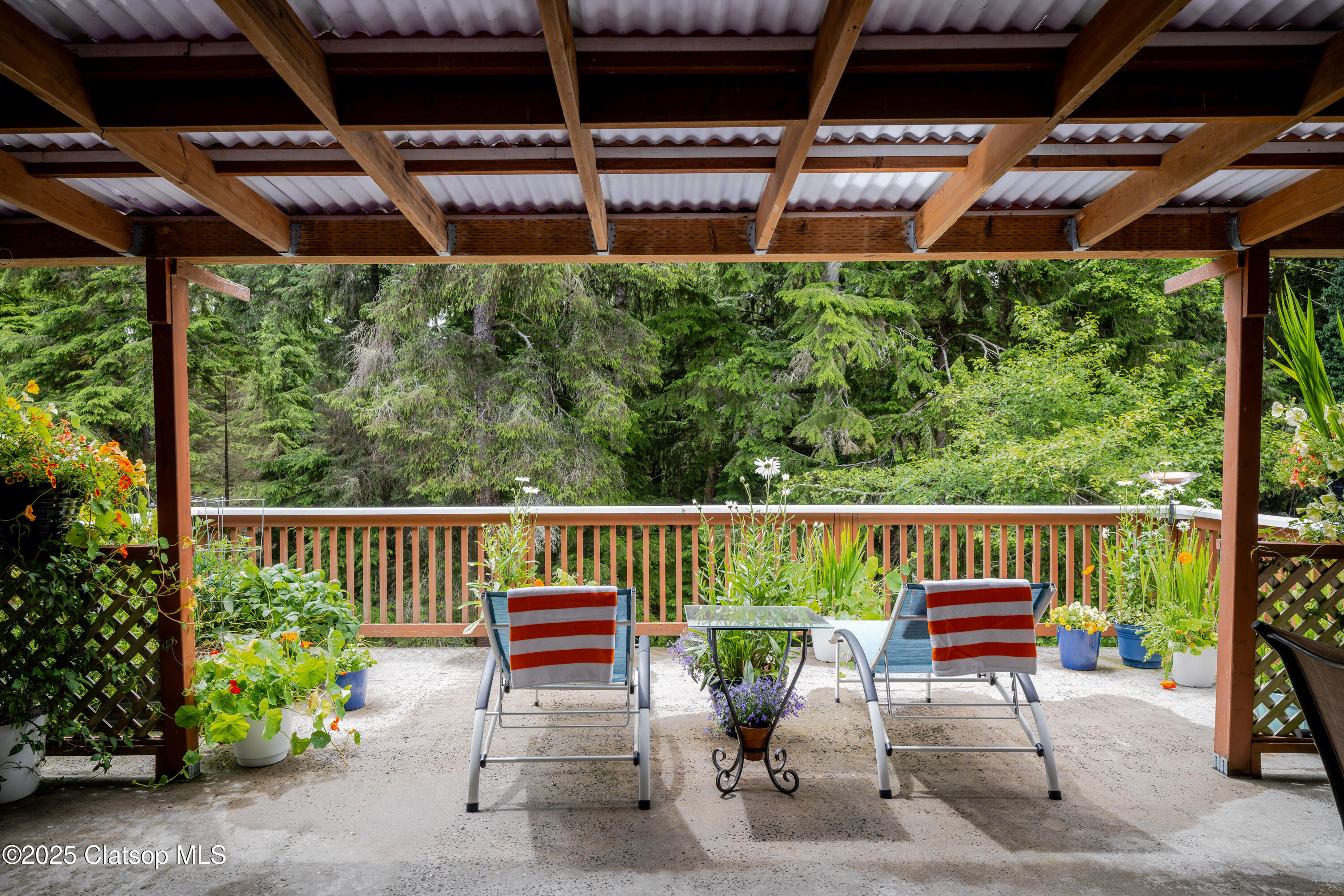 2087 Fernwood Street Property Photo 21