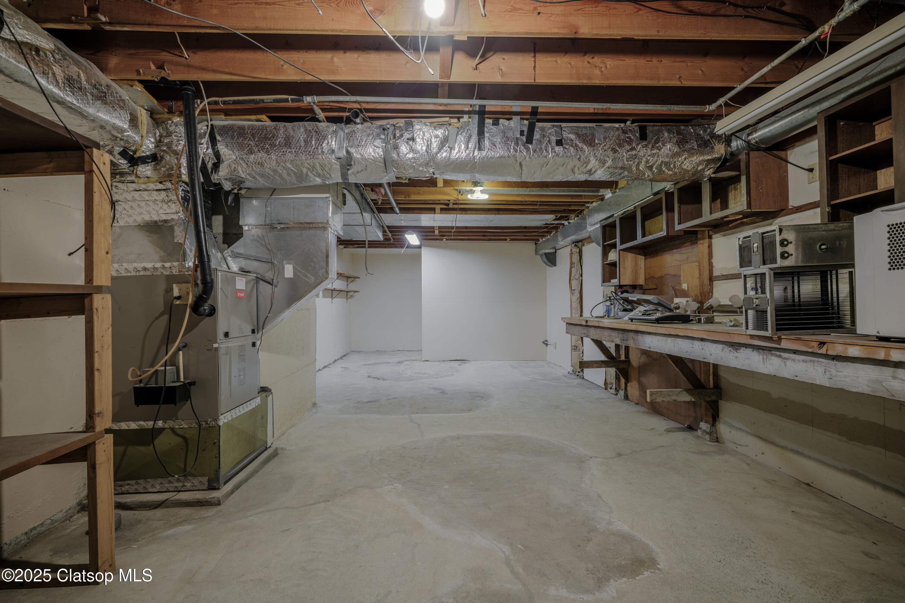 2087 Fernwood Street Property Photo 25