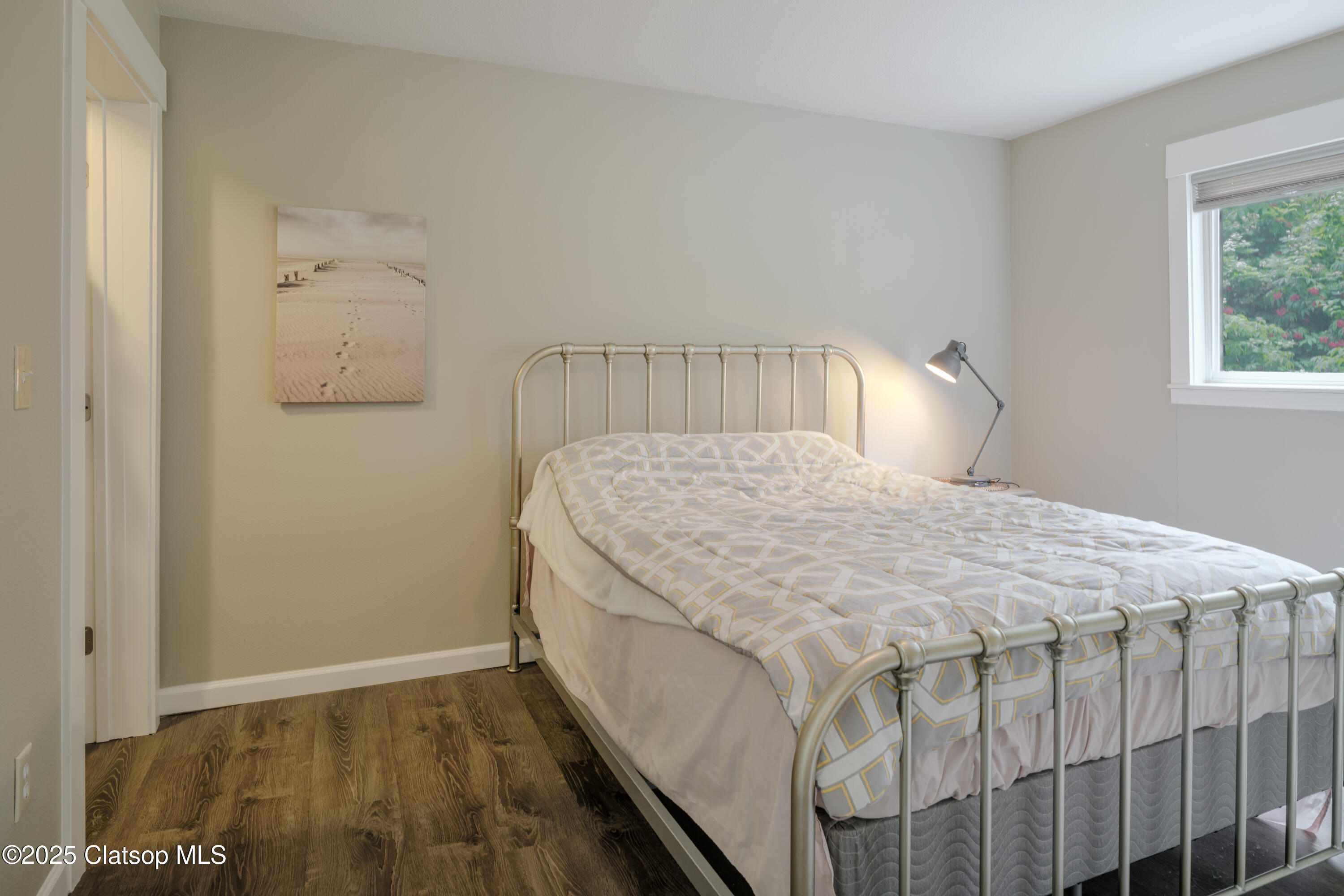 2087 Fernwood Street Property Photo 34