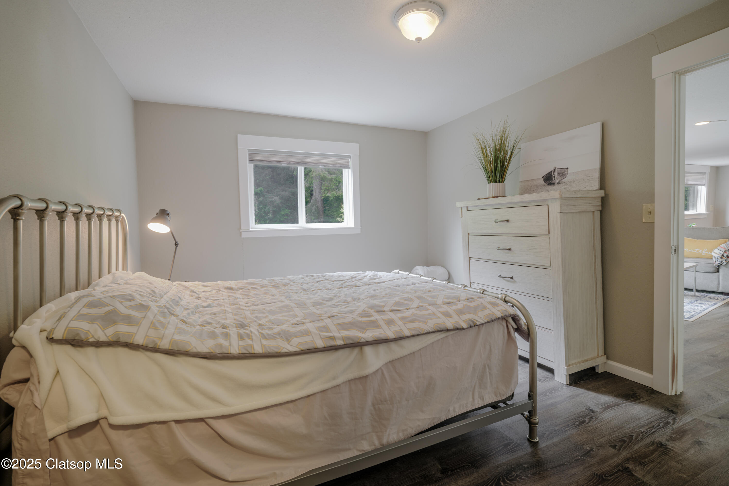 2087 Fernwood Street Property Photo 35