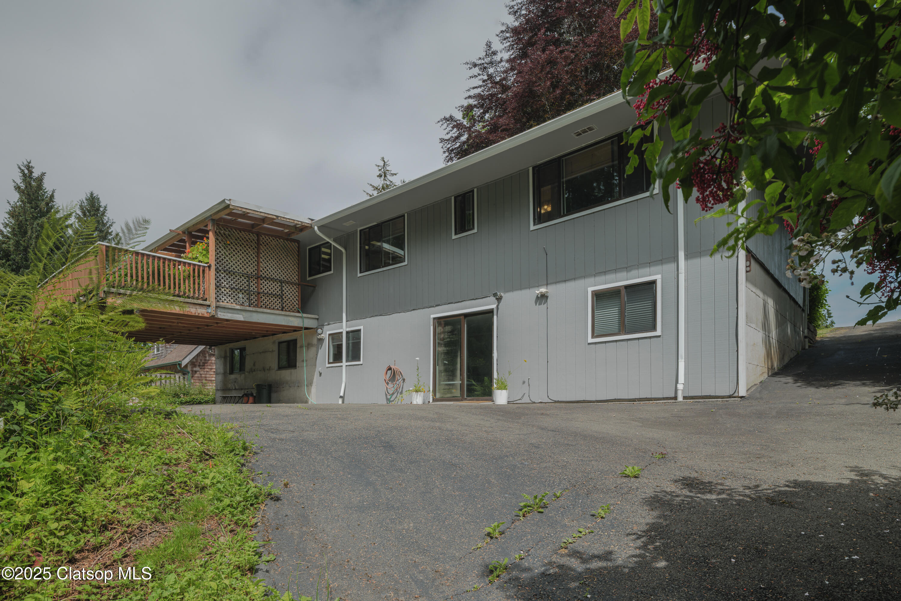 2087 Fernwood Street Property Photo 38