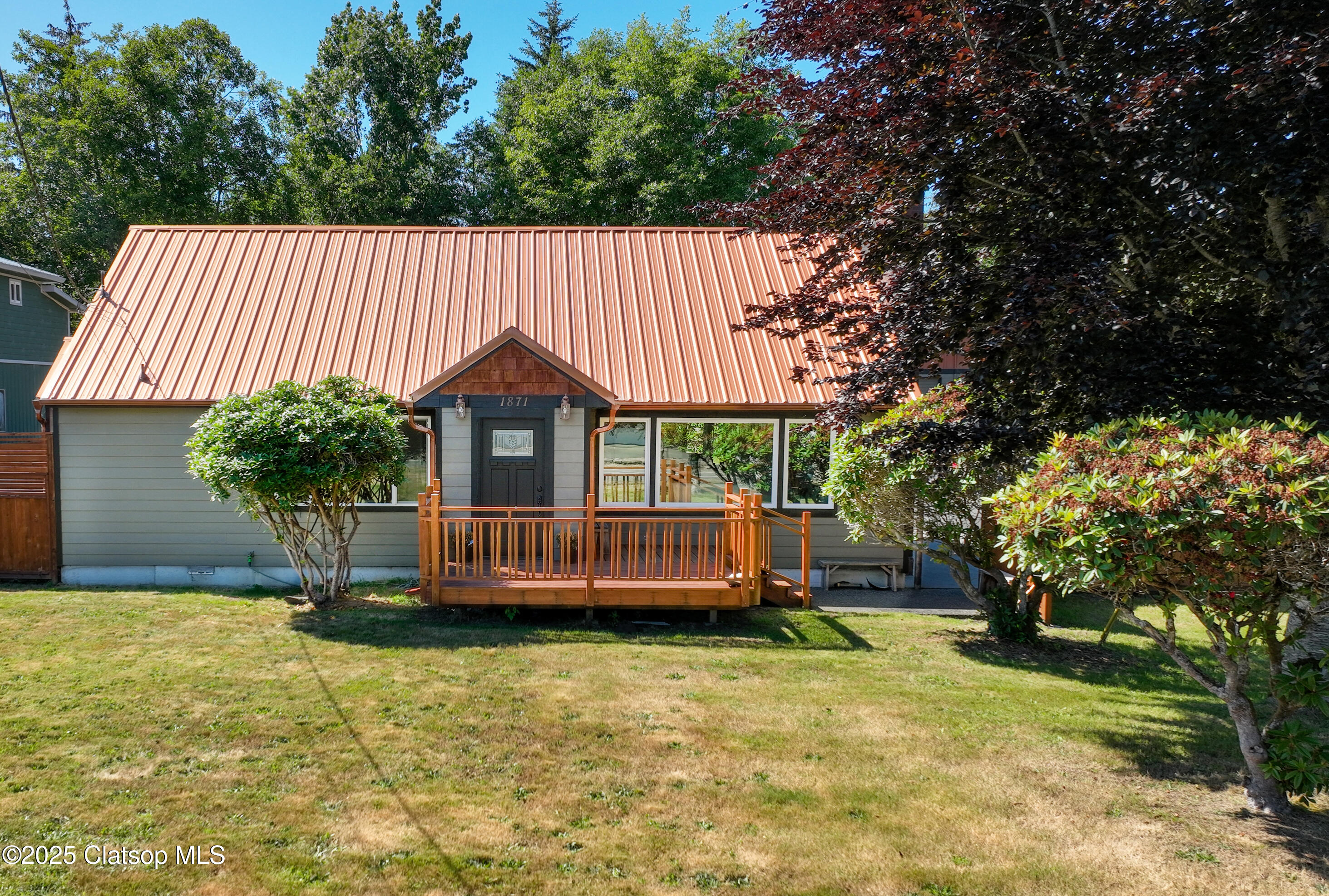 1871 S Main Avenue Property Photo 1
