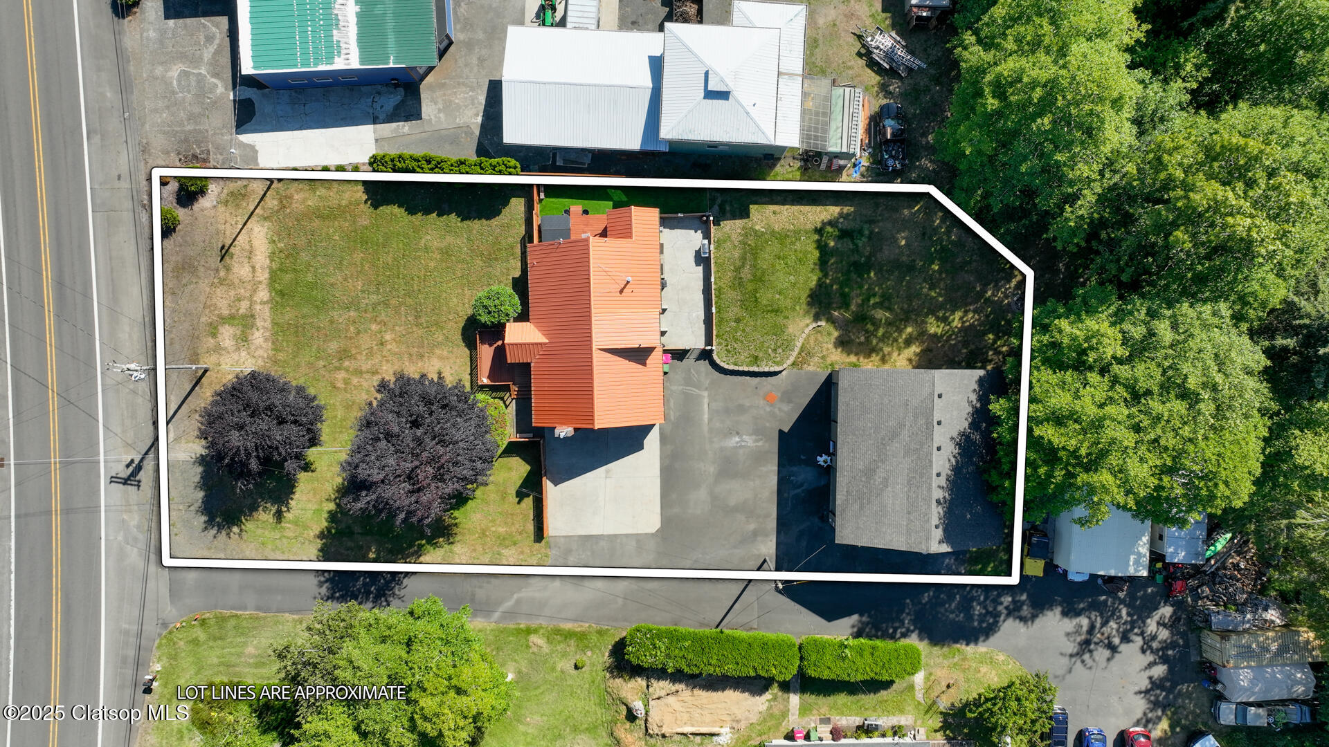 1871 S Main Avenue Property Photo 7