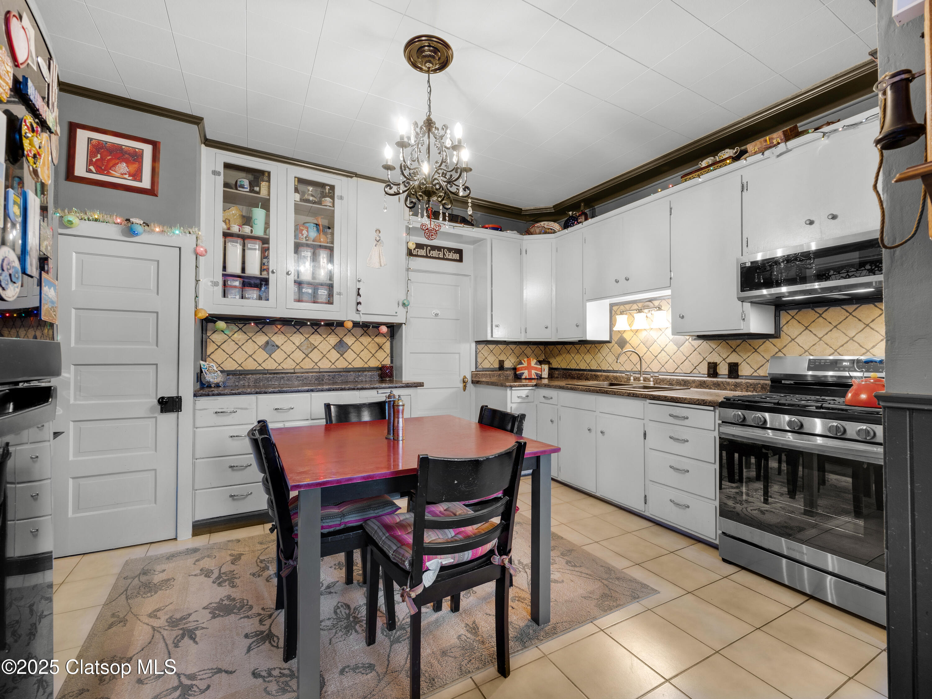 143 Washington Street Property Photo 9