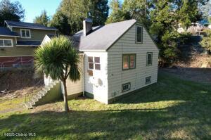 1217 Marine Drive Property Photo 3