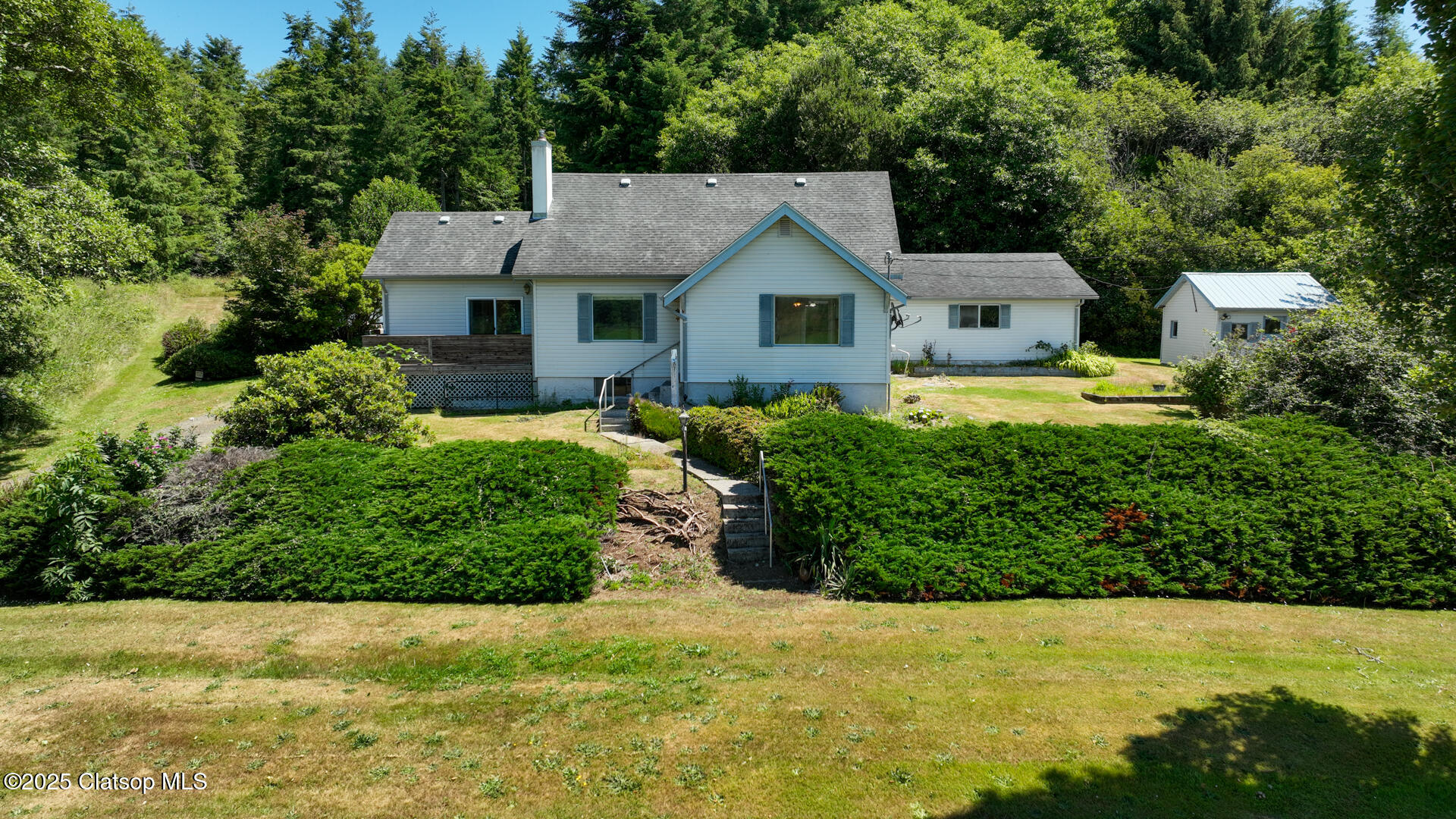 90609 Lewis & Clark Road Property Photo 1