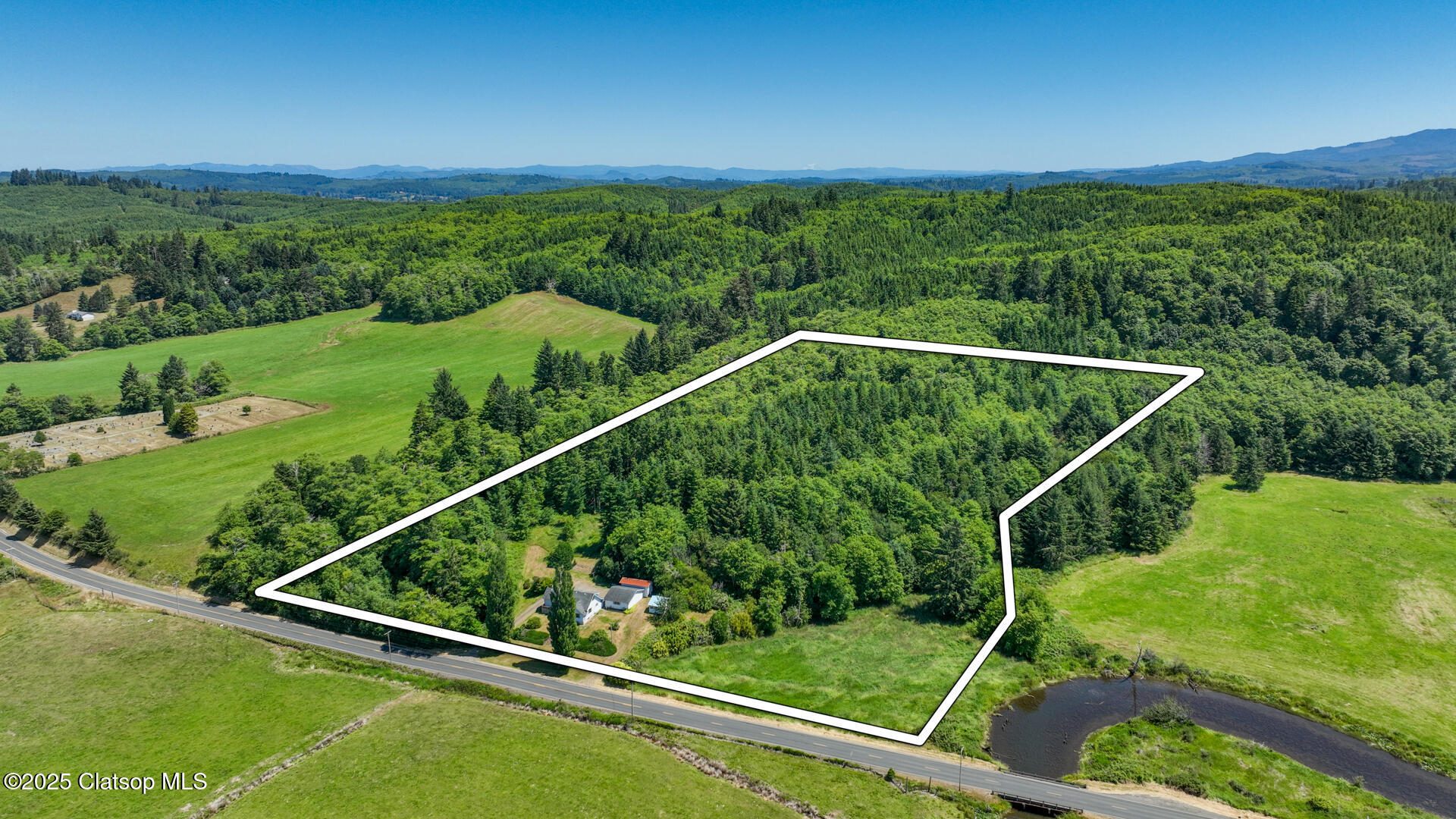 90609 Lewis & Clark Road Property Photo 4