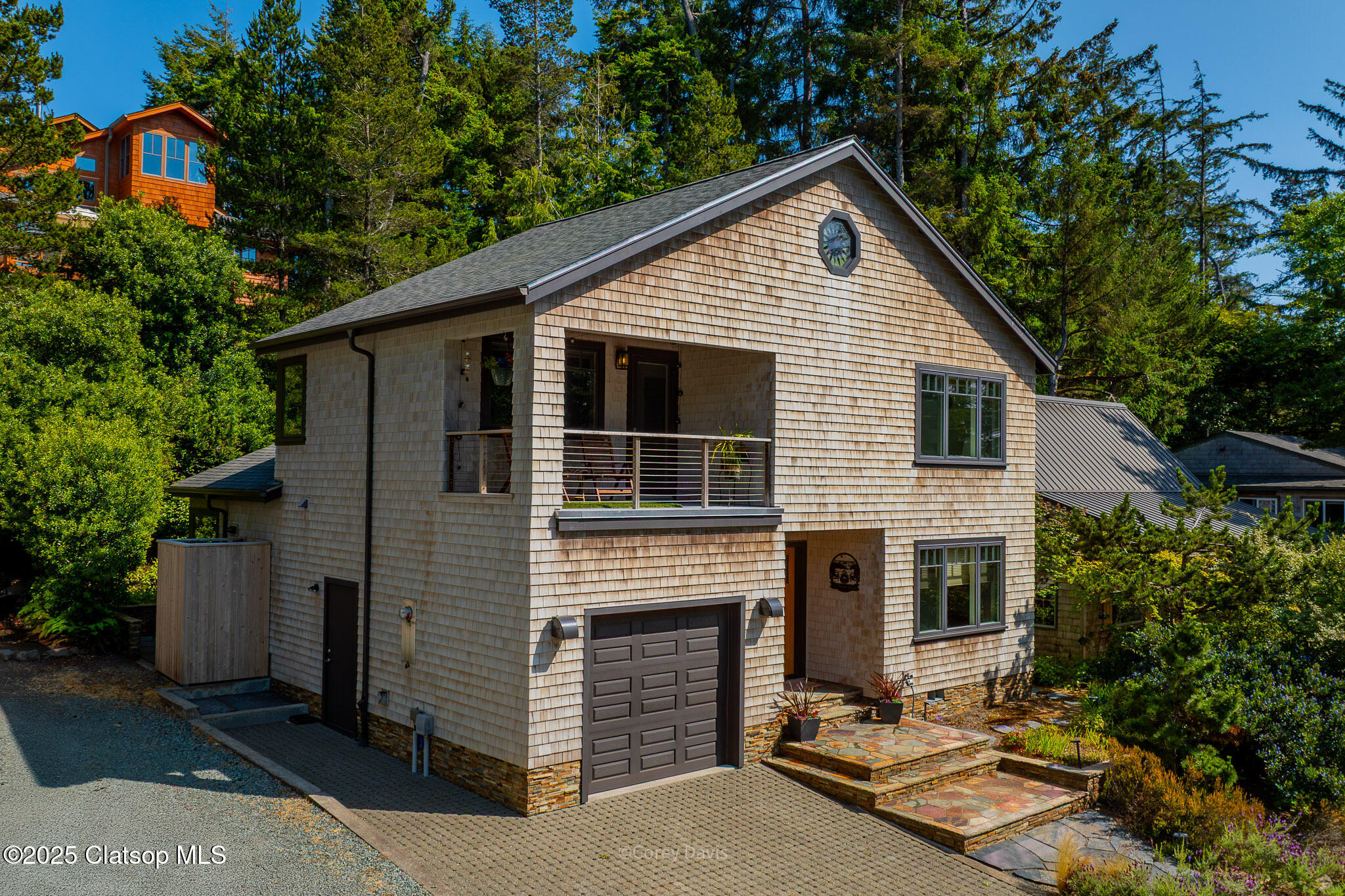 562 1st Street Property Photo 1