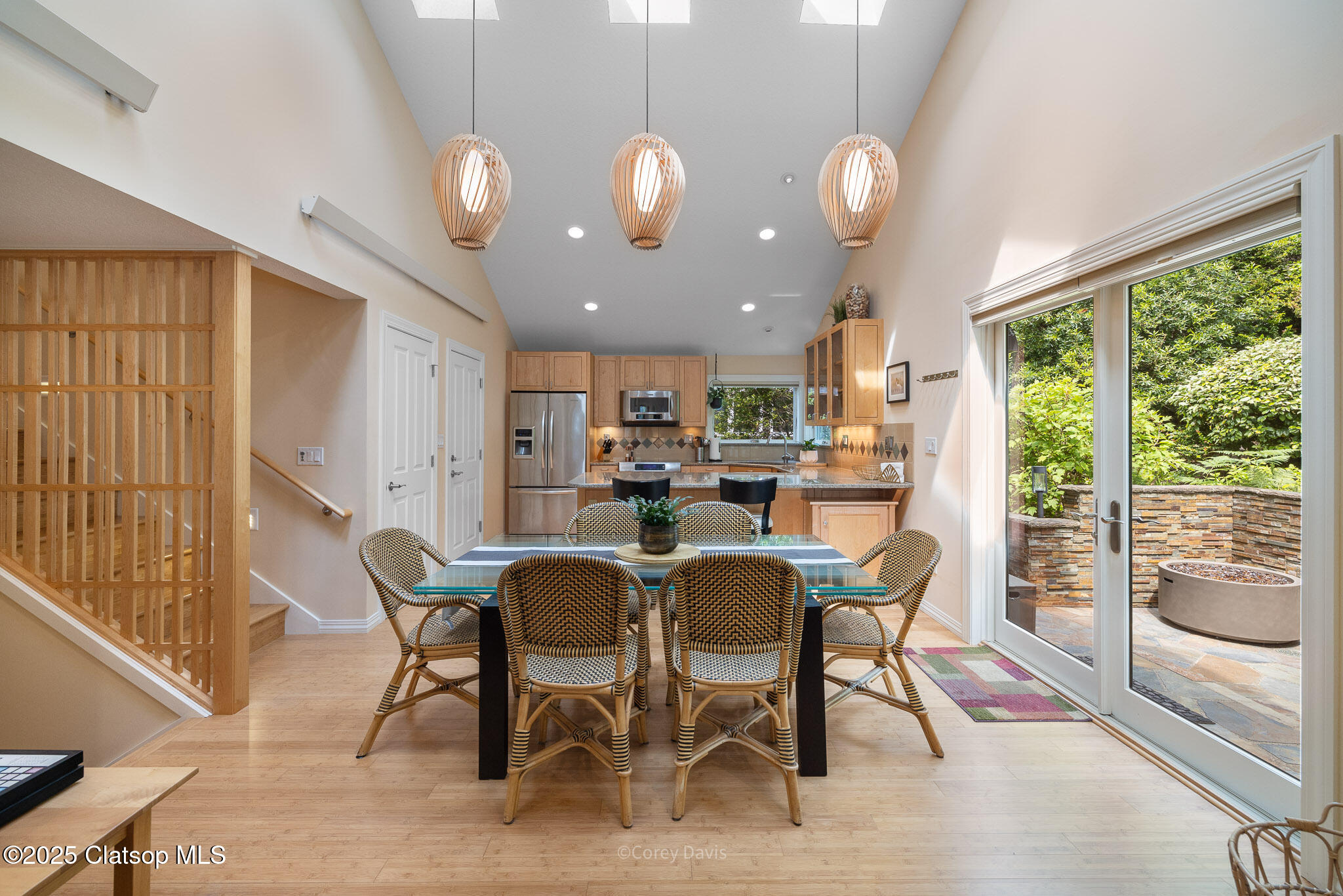 562 1st Street Property Photo 8