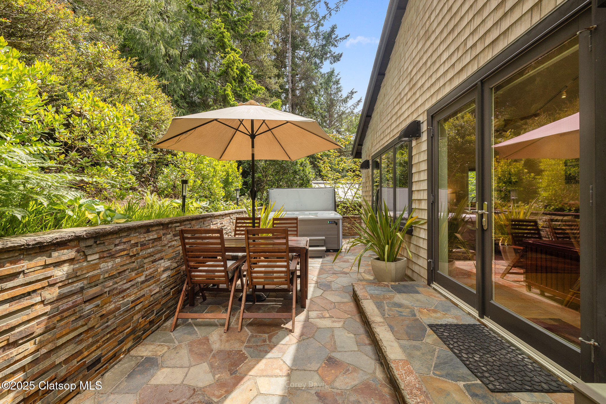 562 1st Street Property Photo 11