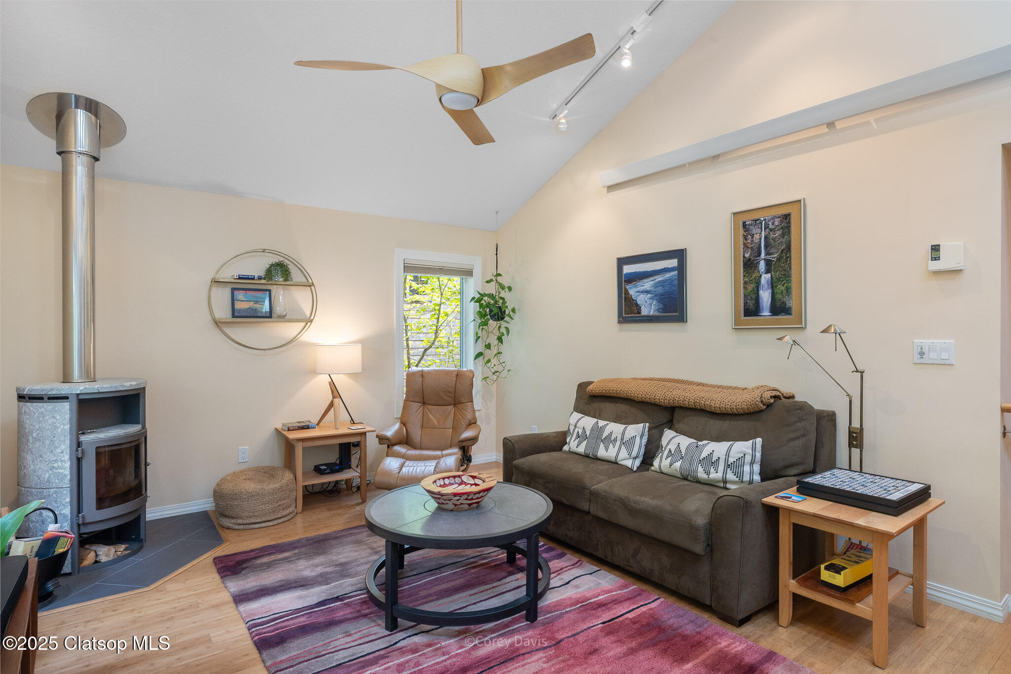562 1st Street Property Photo 14