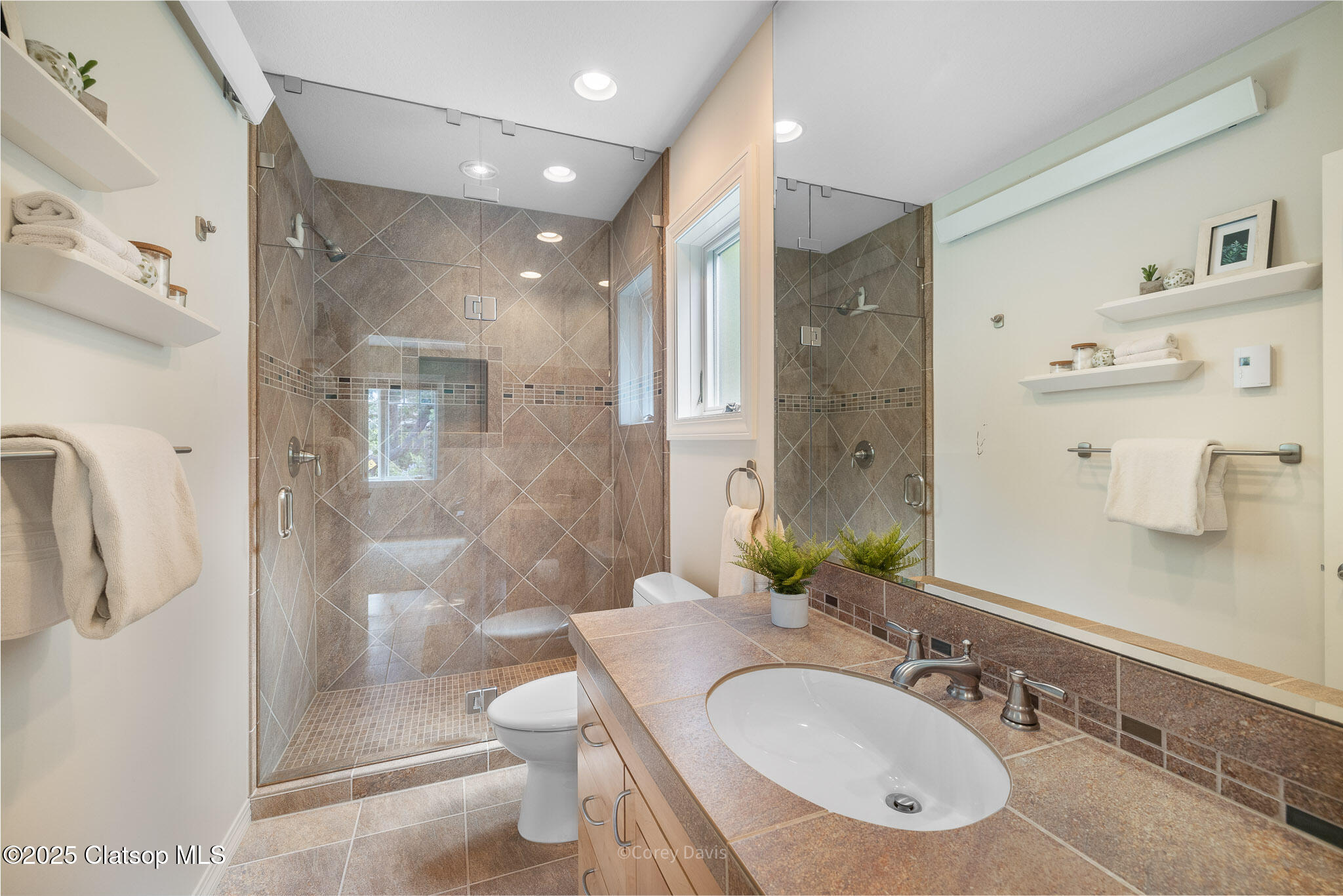 562 1st Street Property Photo 19