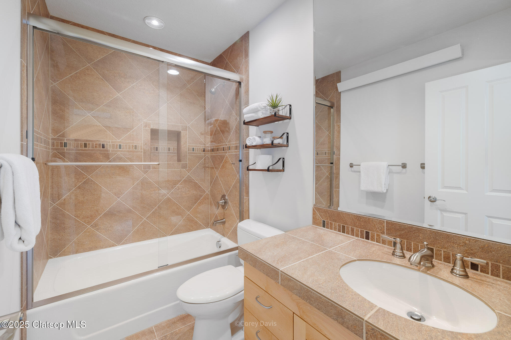 562 1st Street Property Photo 26