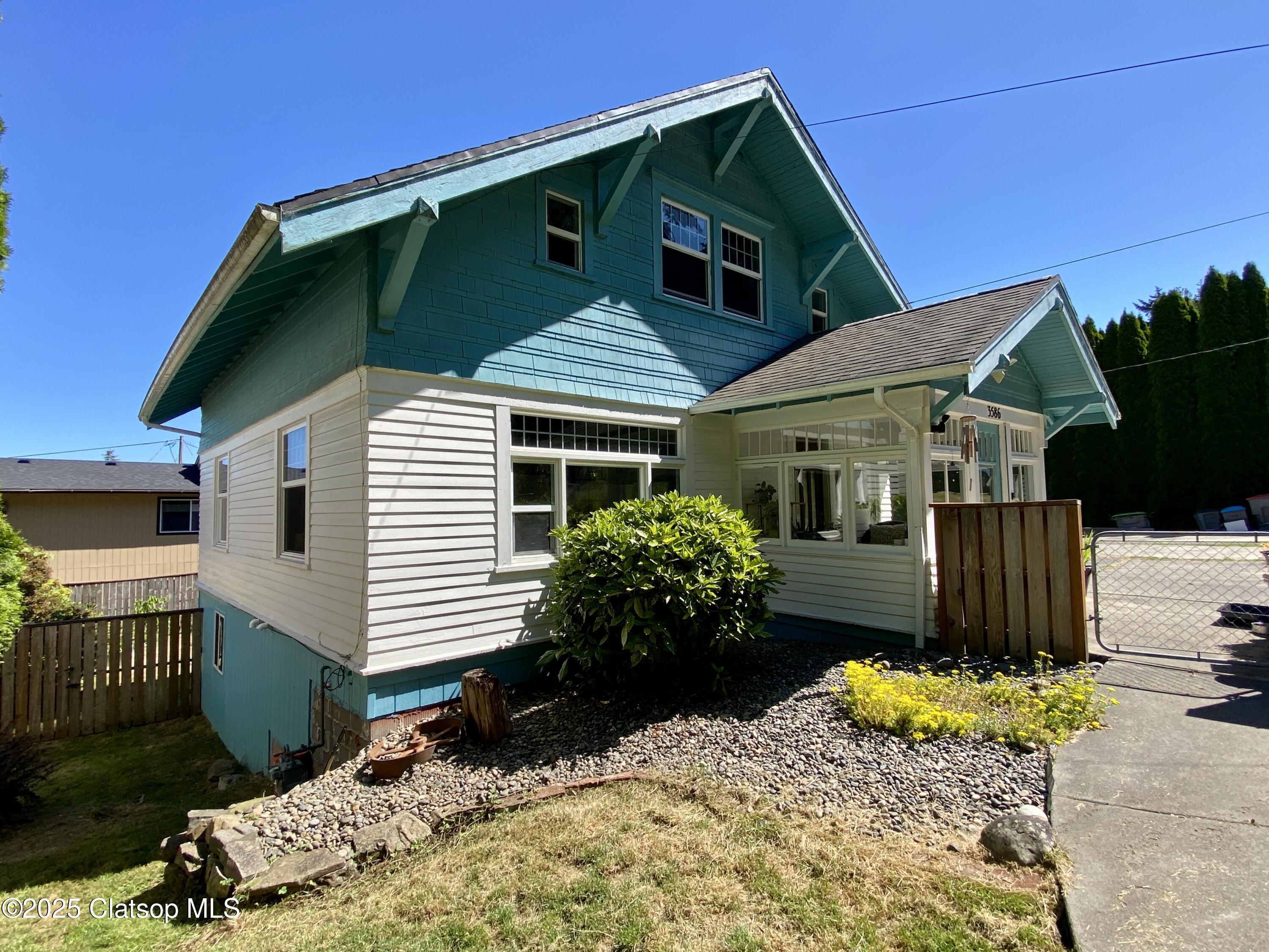 3586 Irving Avenue Property Photo 4