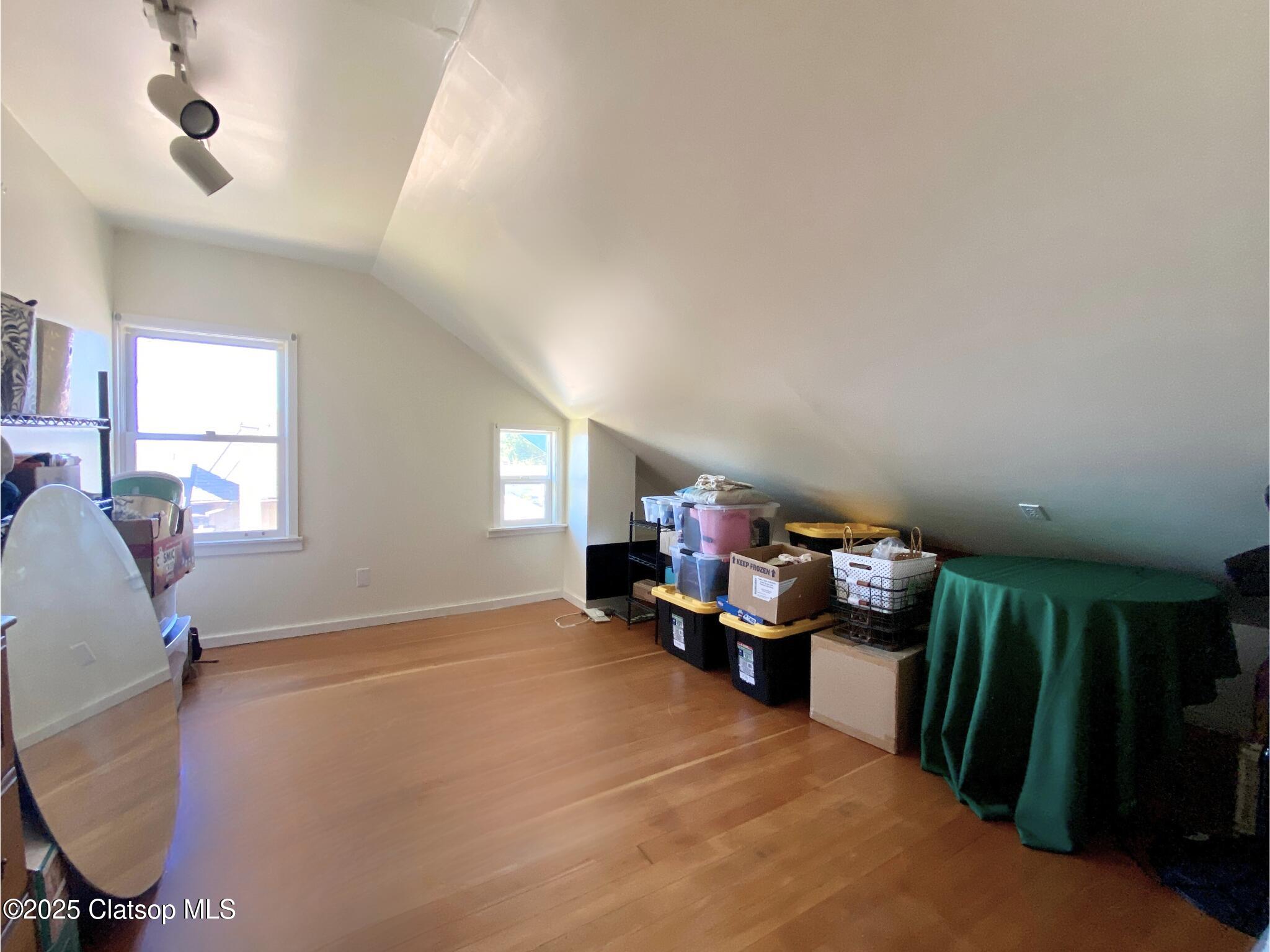 3586 Irving Avenue Property Photo 37