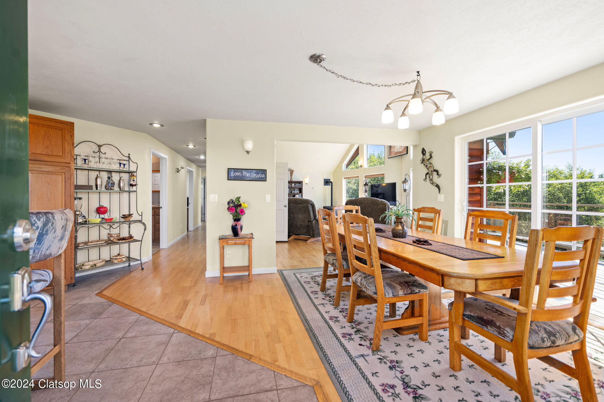 37285 Towhee Drive Property Photo 4